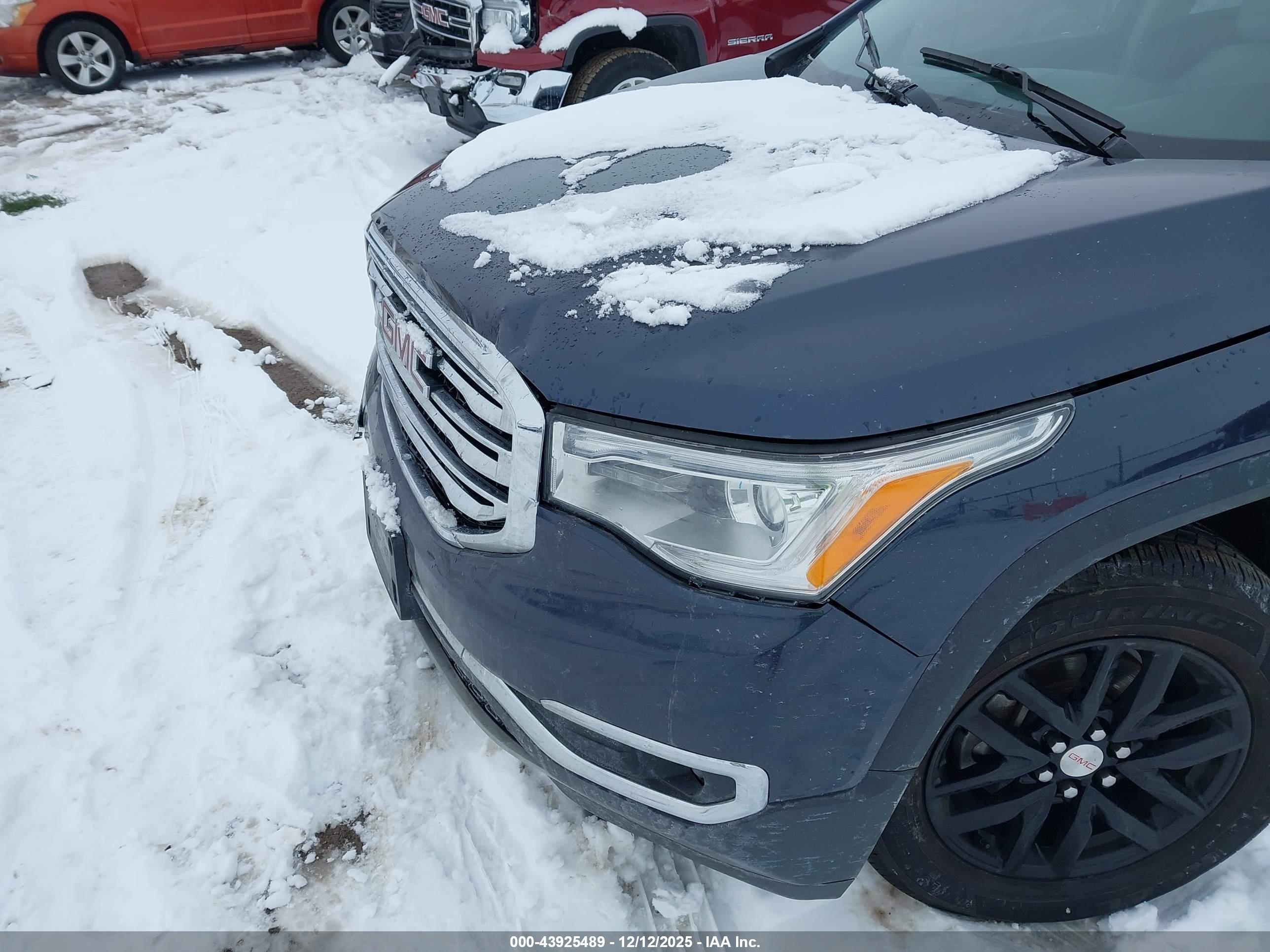 GMC ACADIA image 6