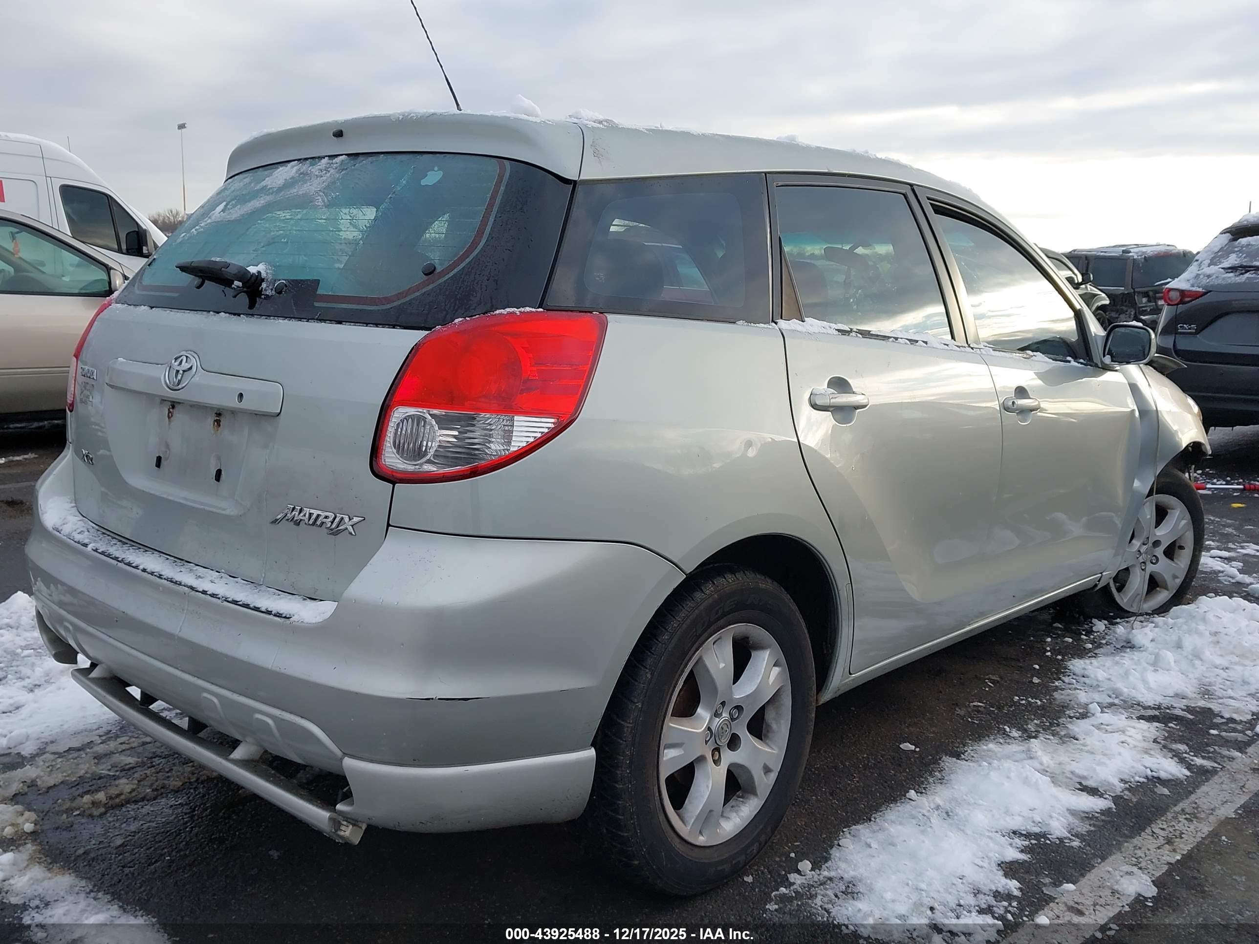 TOYOTA MATRIX image 4