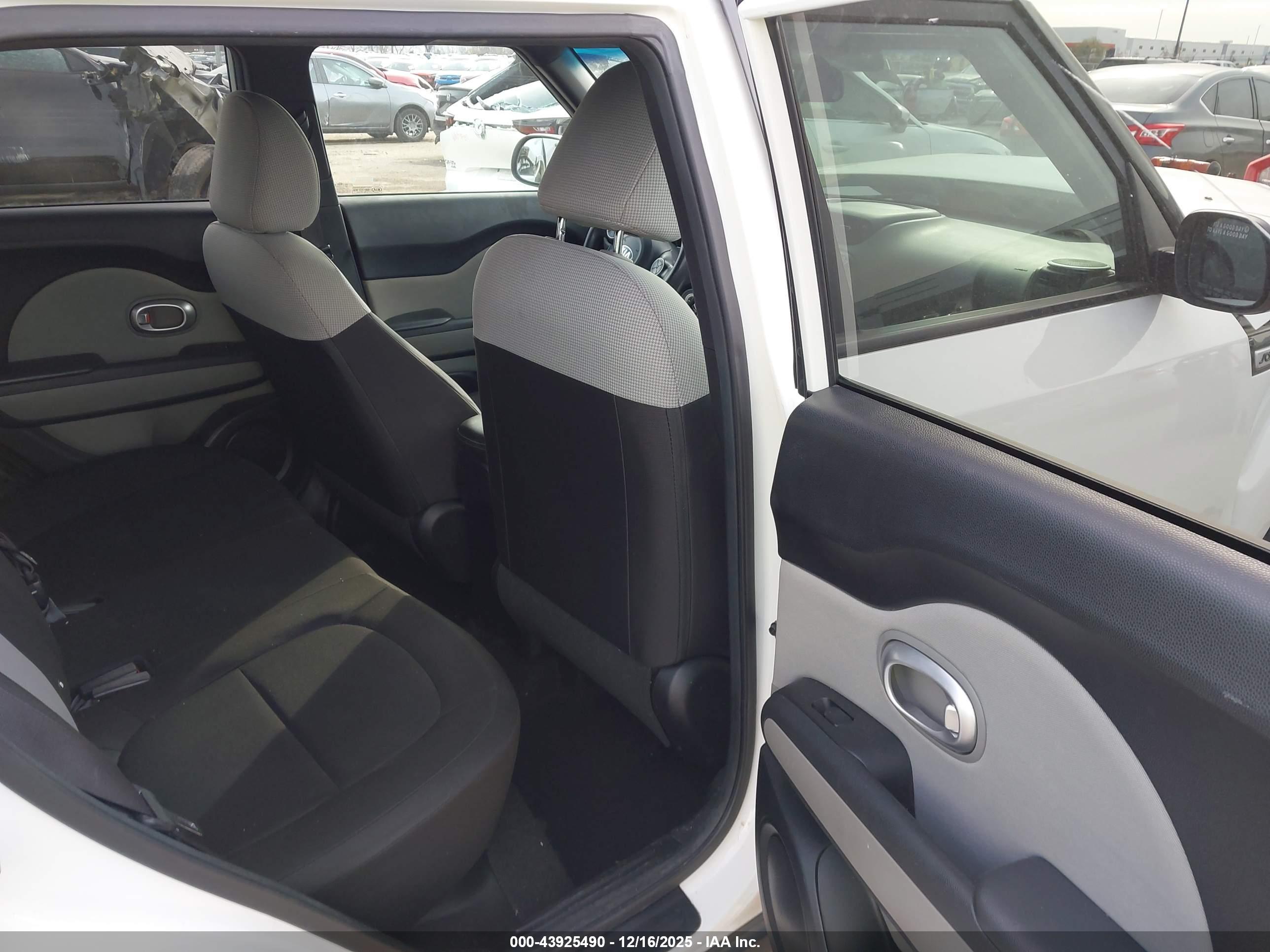 KIA SOUL image 8