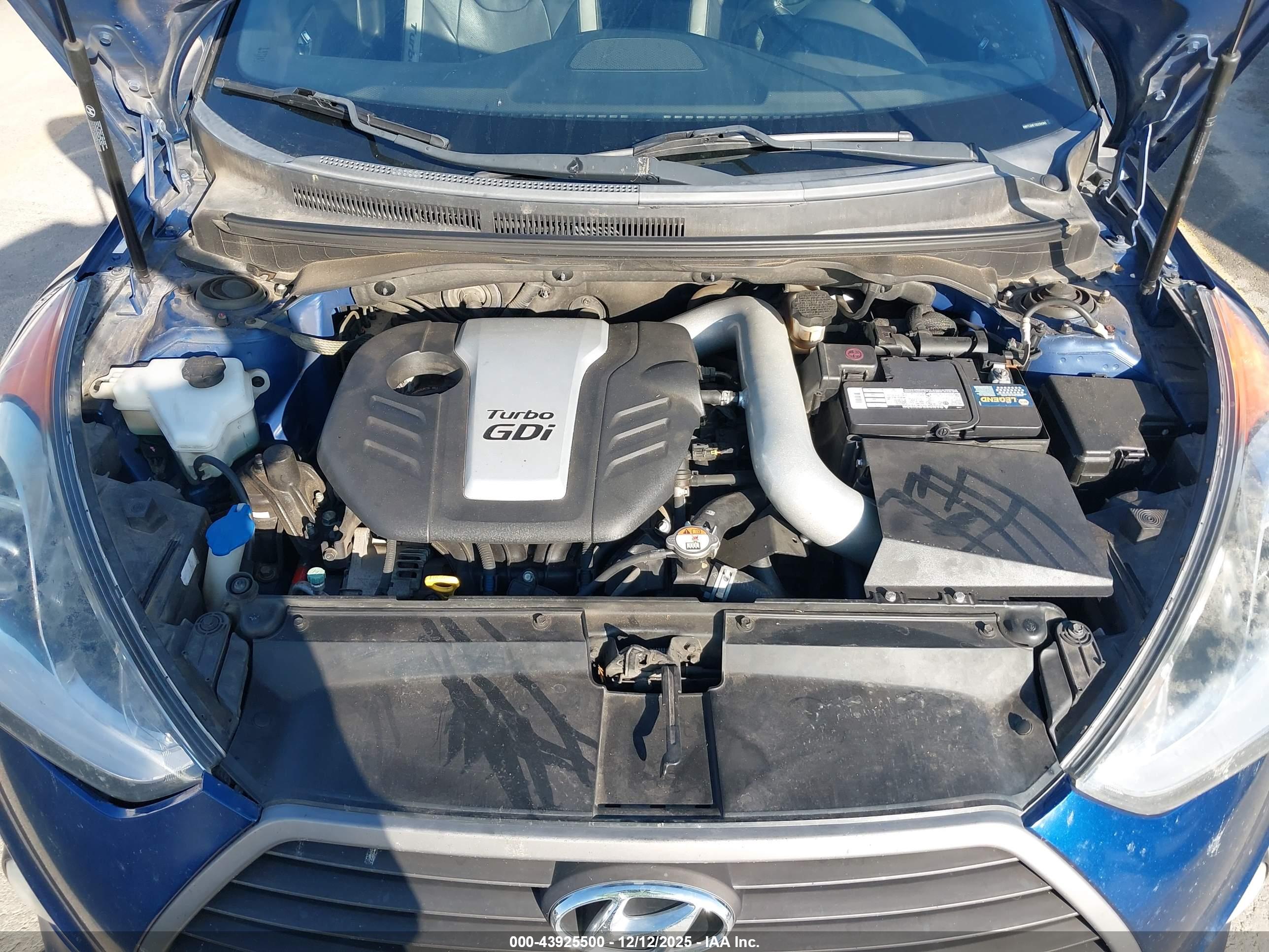 HYUNDAI VELOSTER image 10