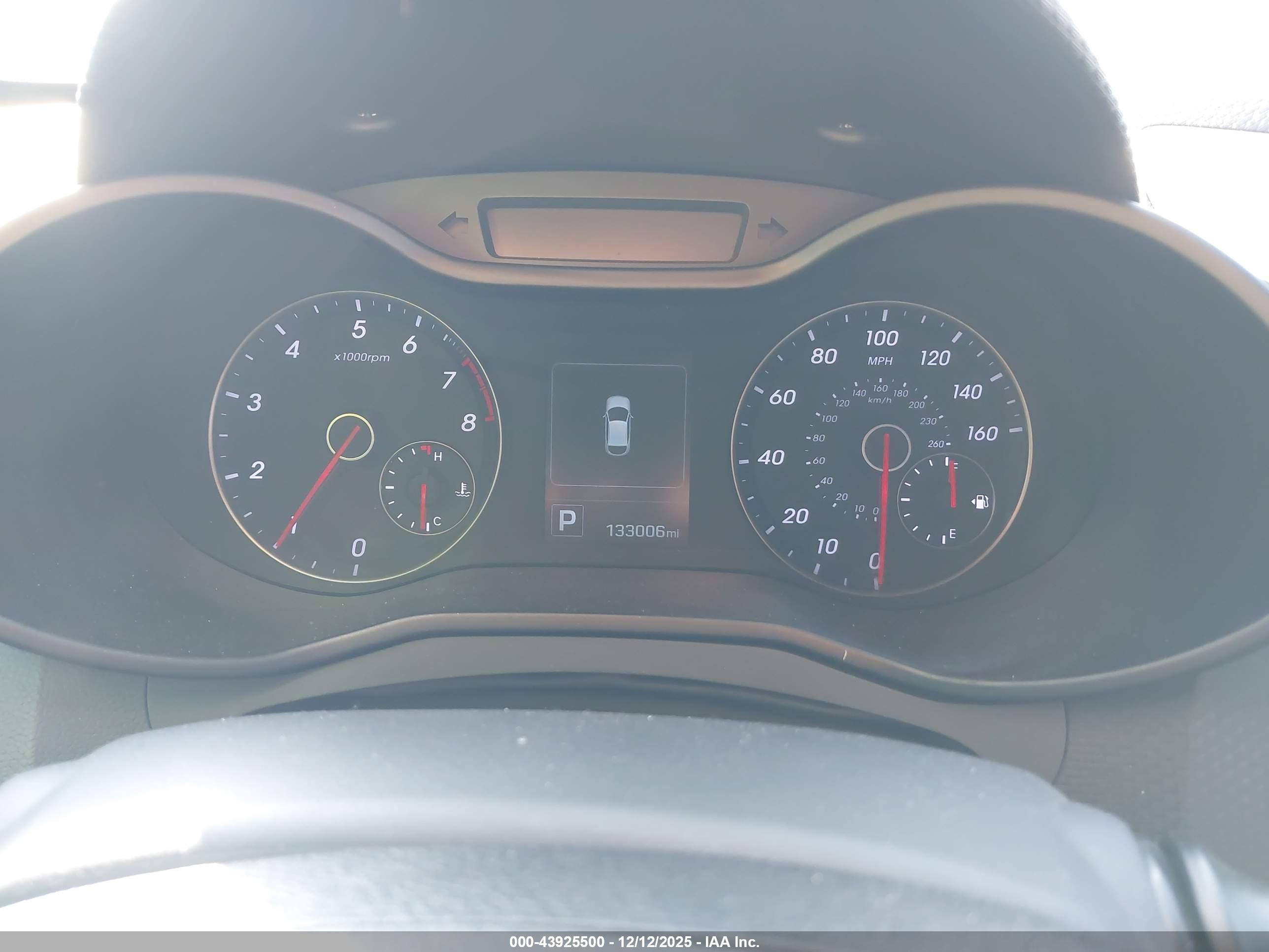 HYUNDAI VELOSTER image 7