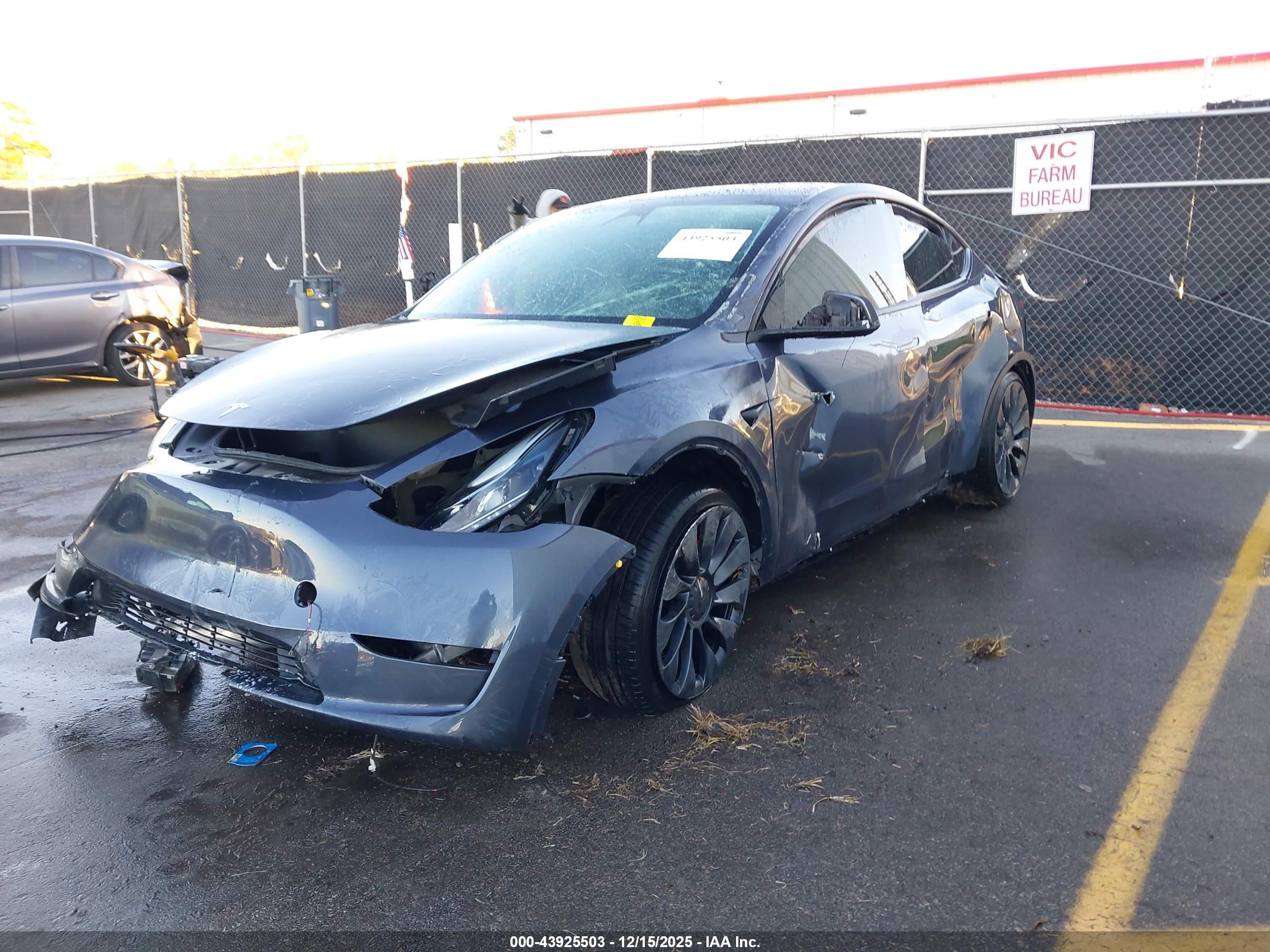 TESLA MODEL image 2