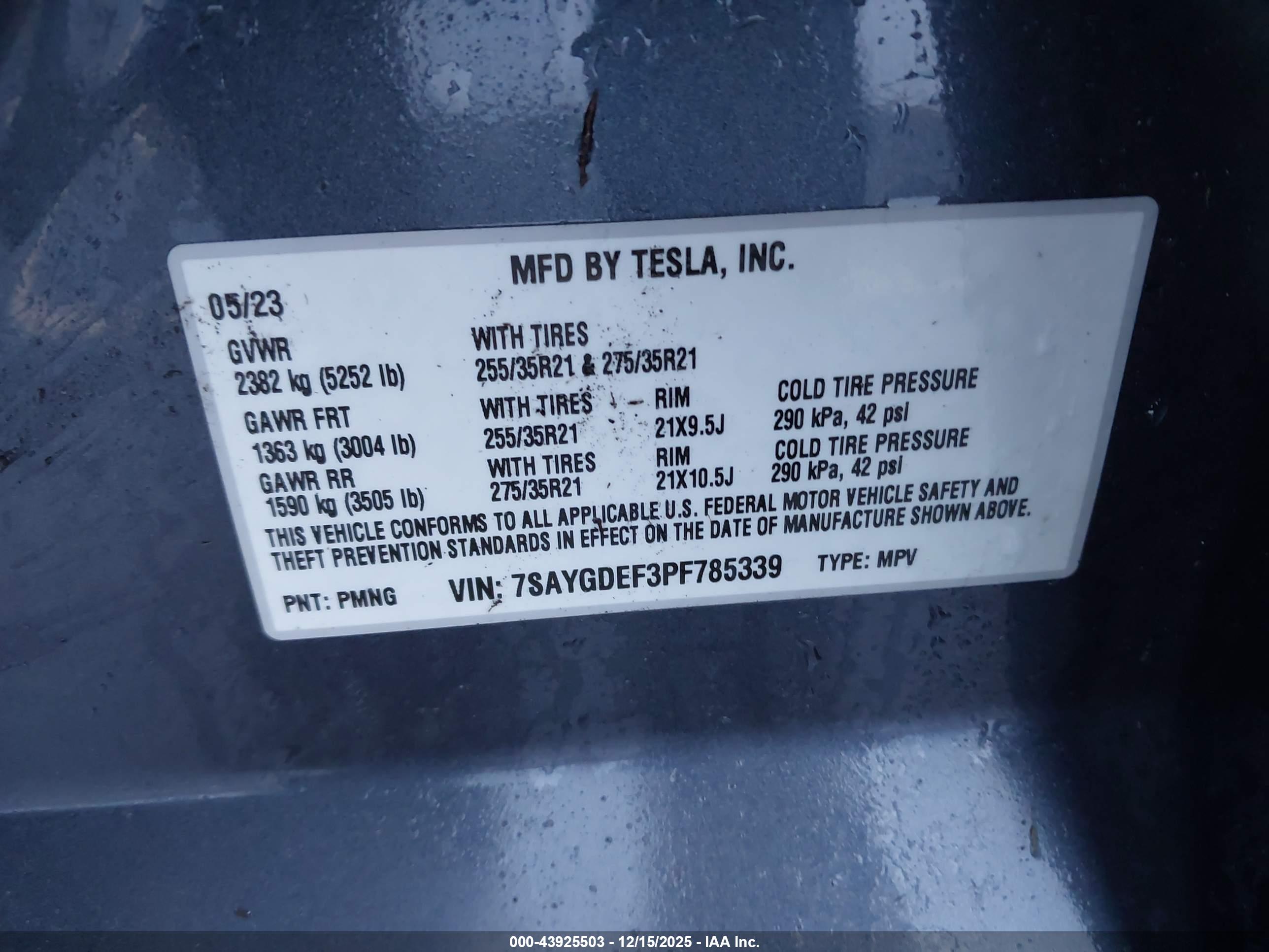 TESLA MODEL image 9