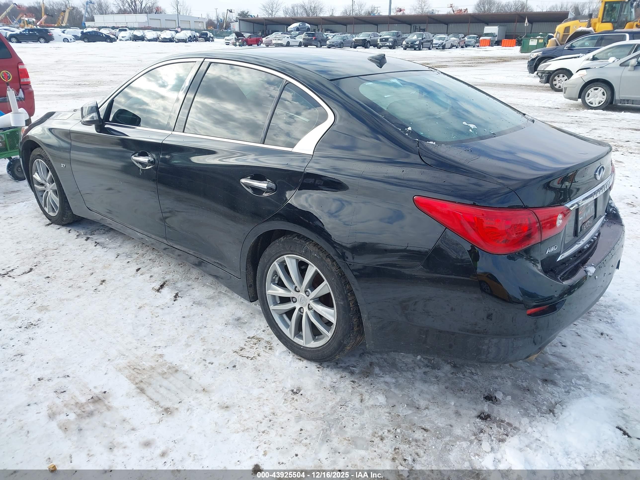 INFINITI Q50 image 3
