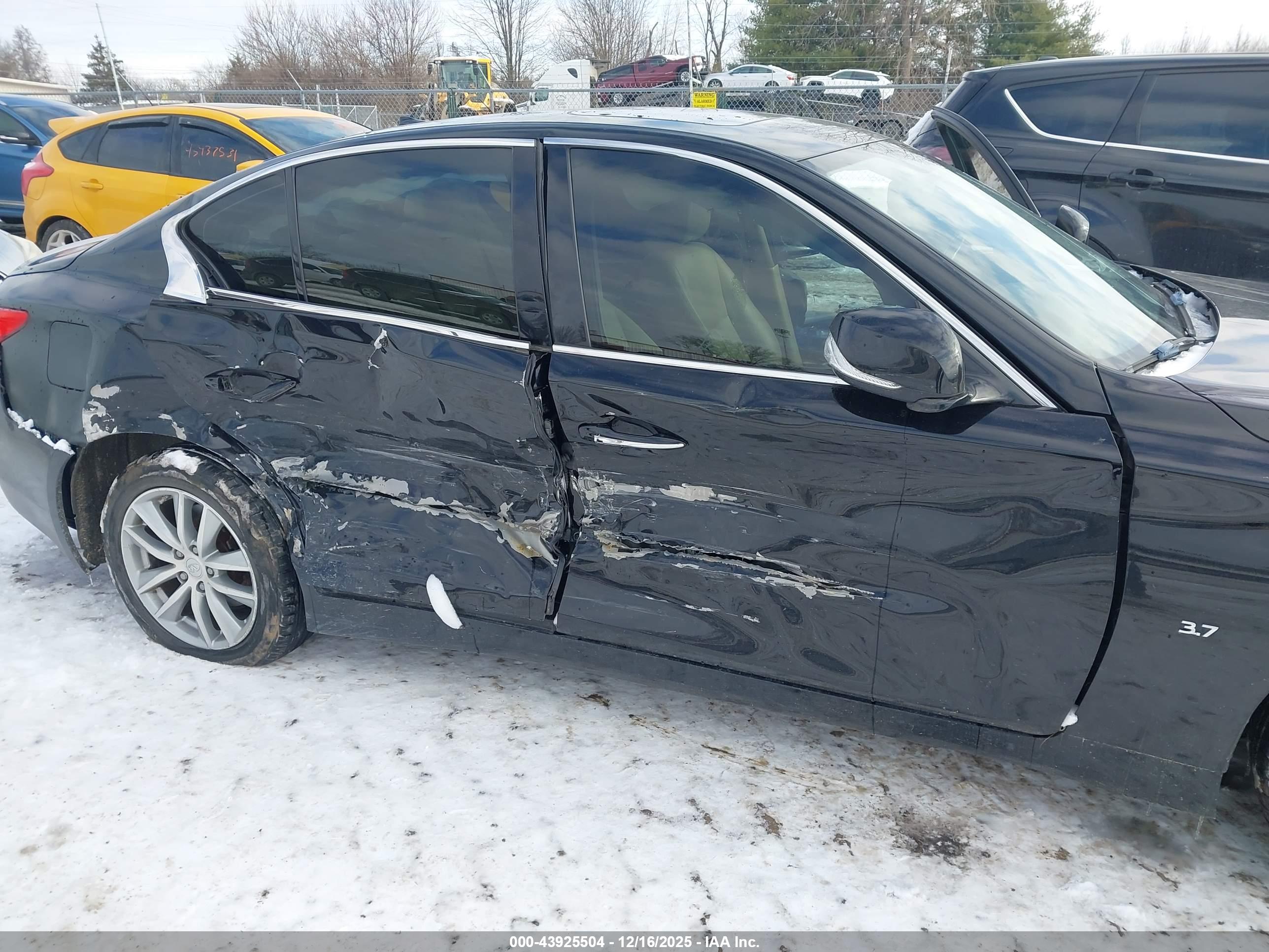 INFINITI Q50 image 6