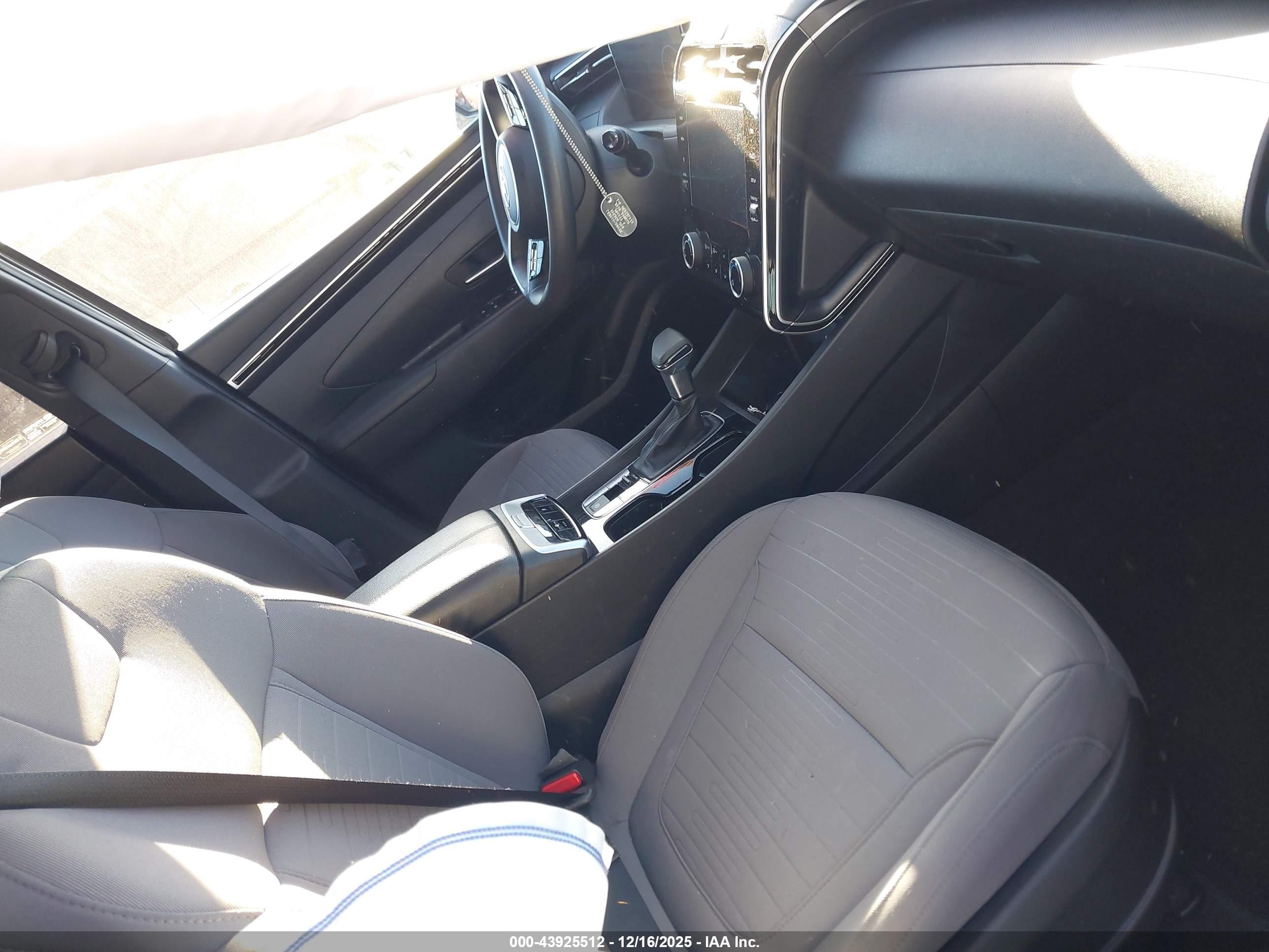 HYUNDAI SANTA image 5