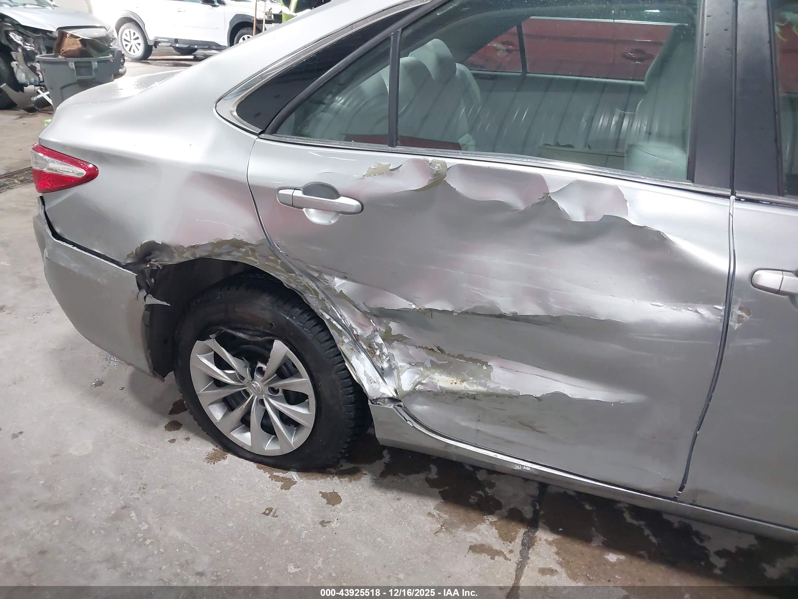 TOYOTA CAMRY image 6