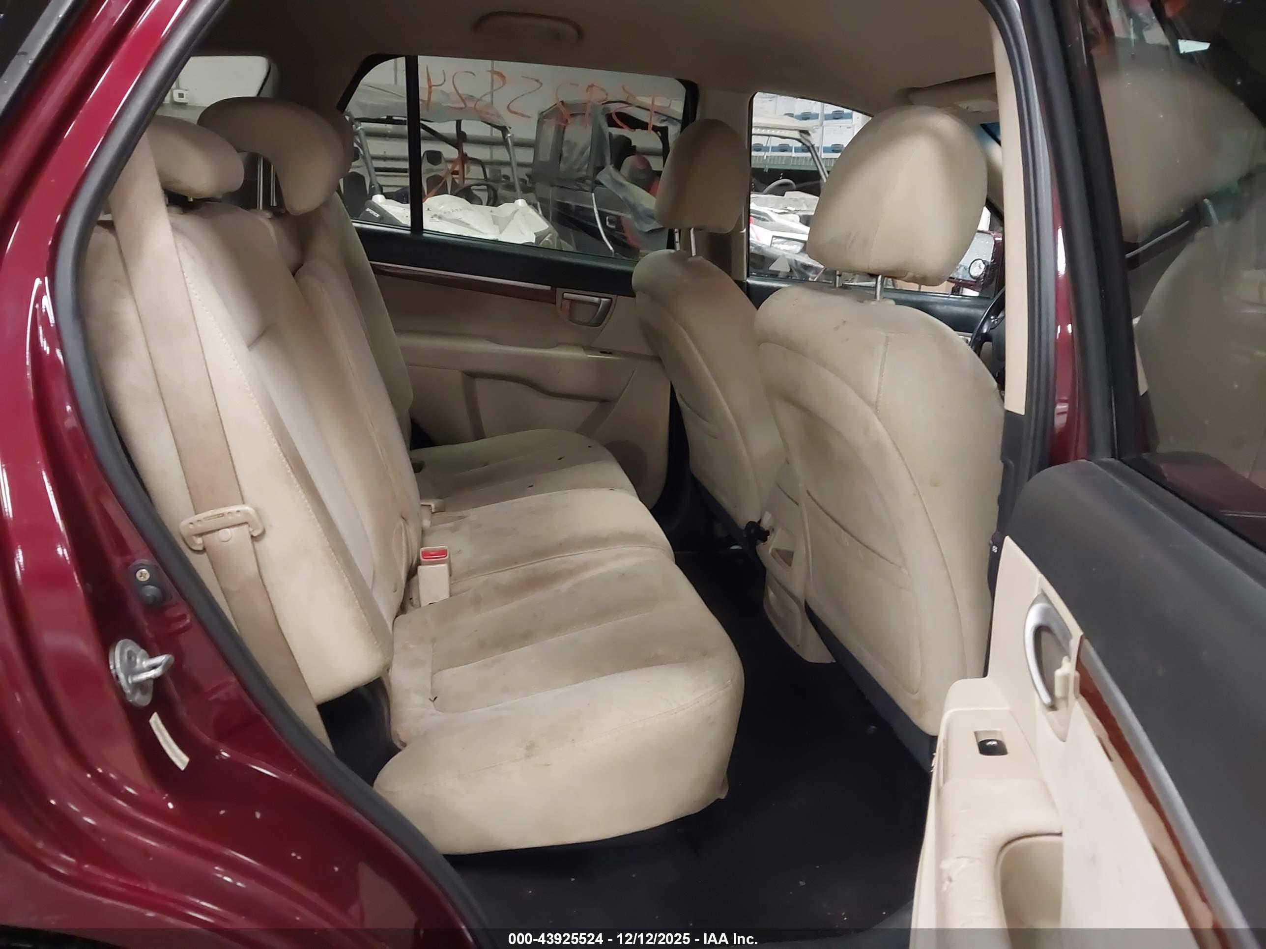 HYUNDAI SANTA image 8