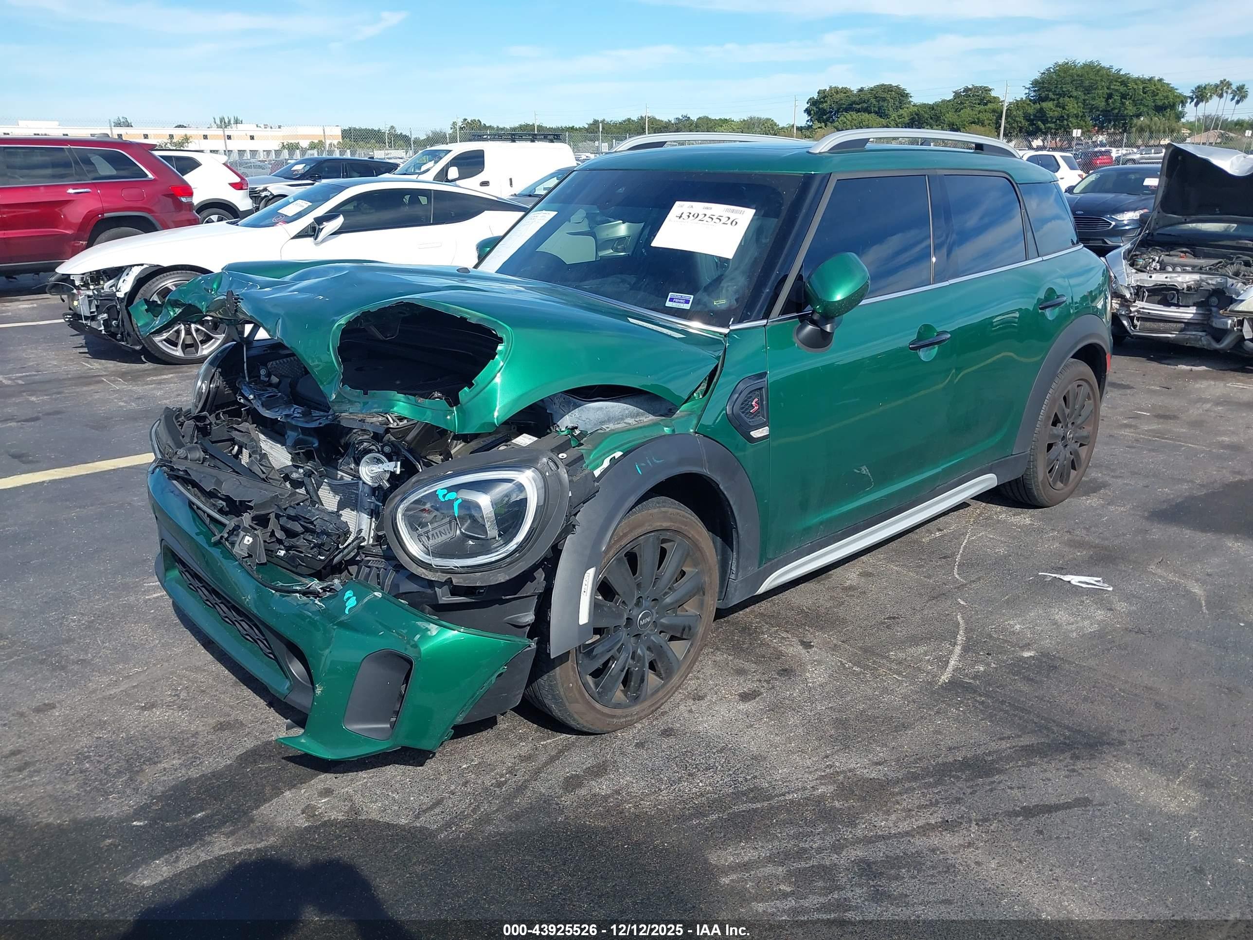 MINI COUNTRYMAN image 2