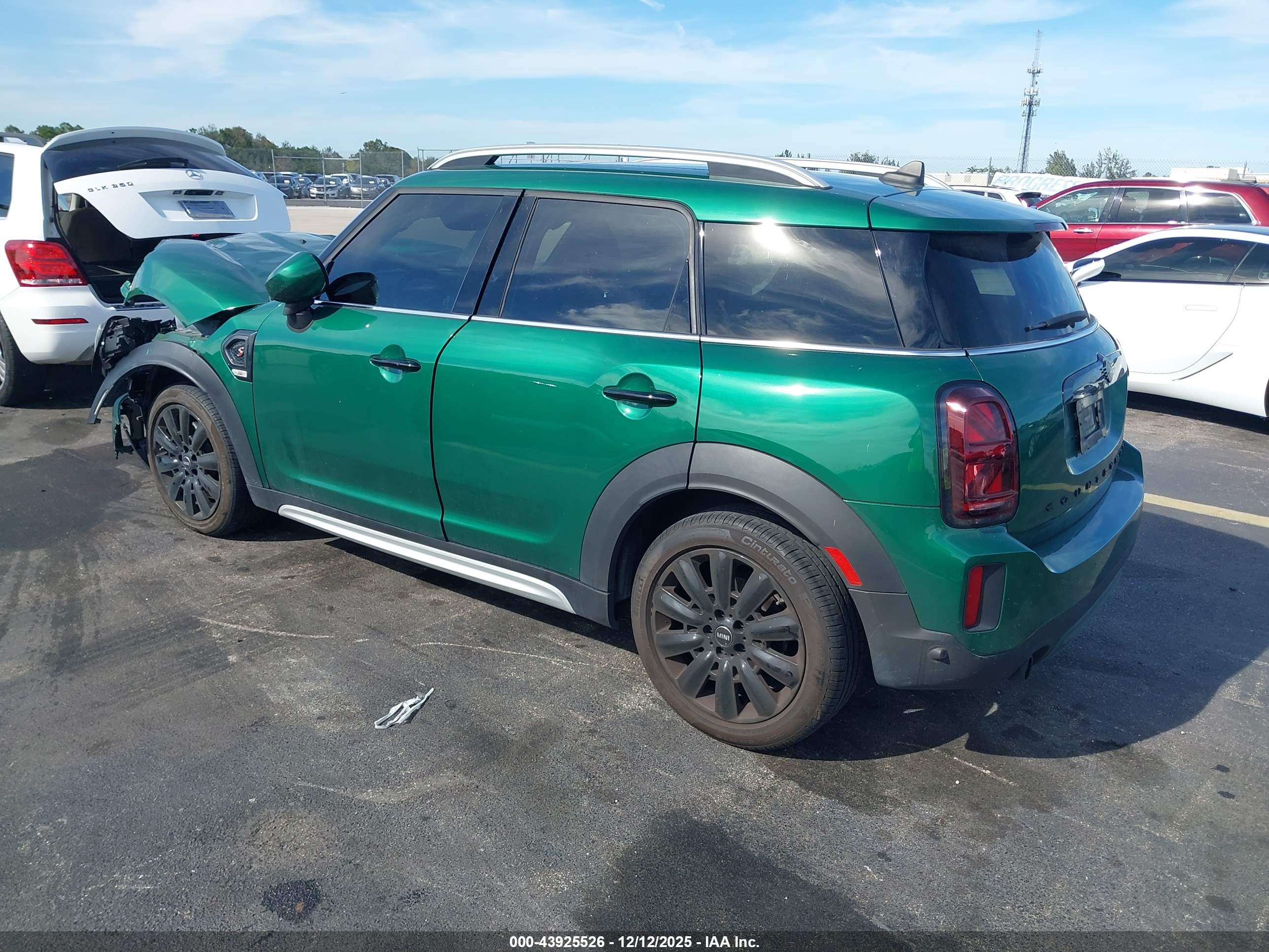 MINI COUNTRYMAN image 3