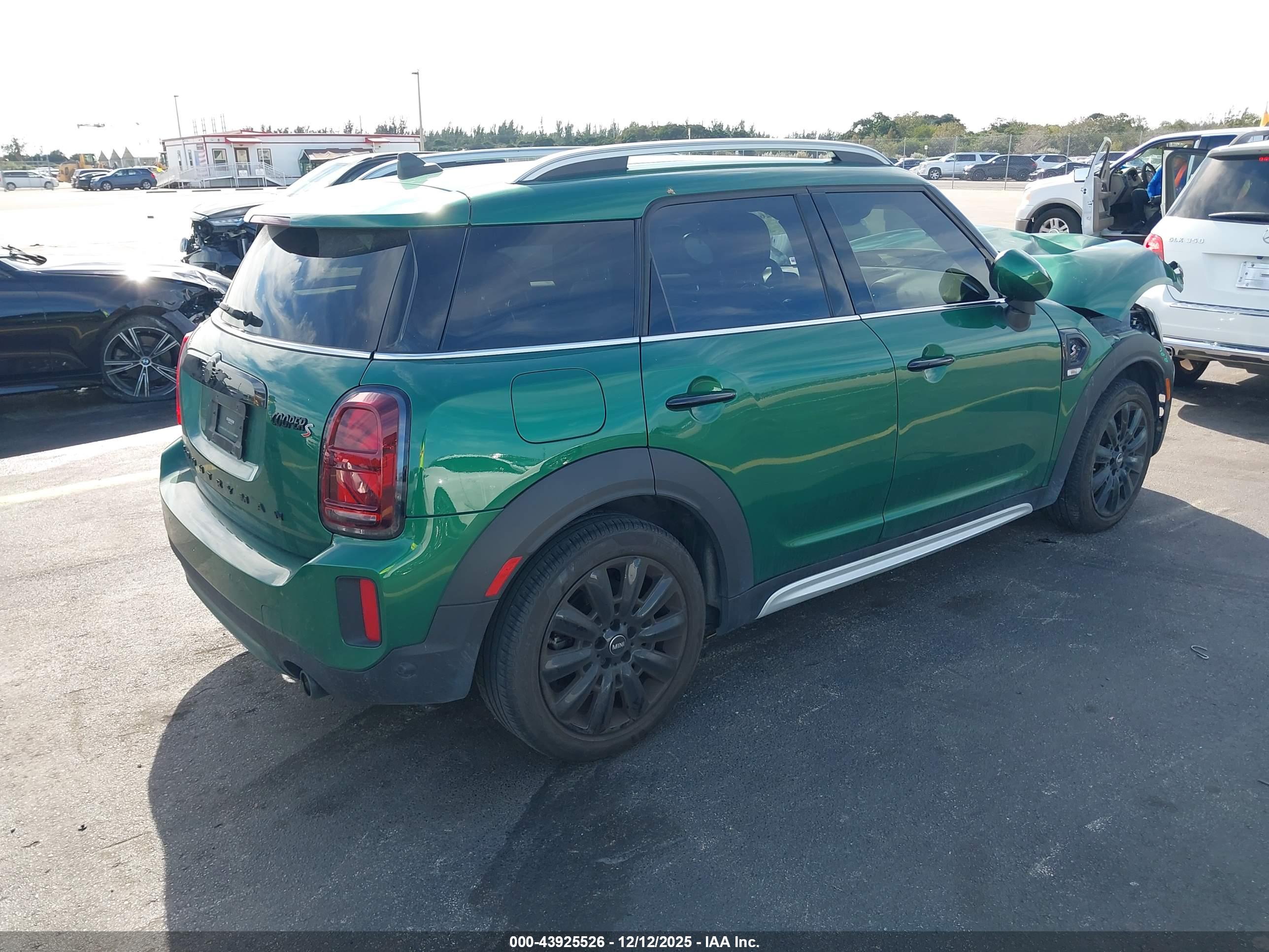 MINI COUNTRYMAN image 4