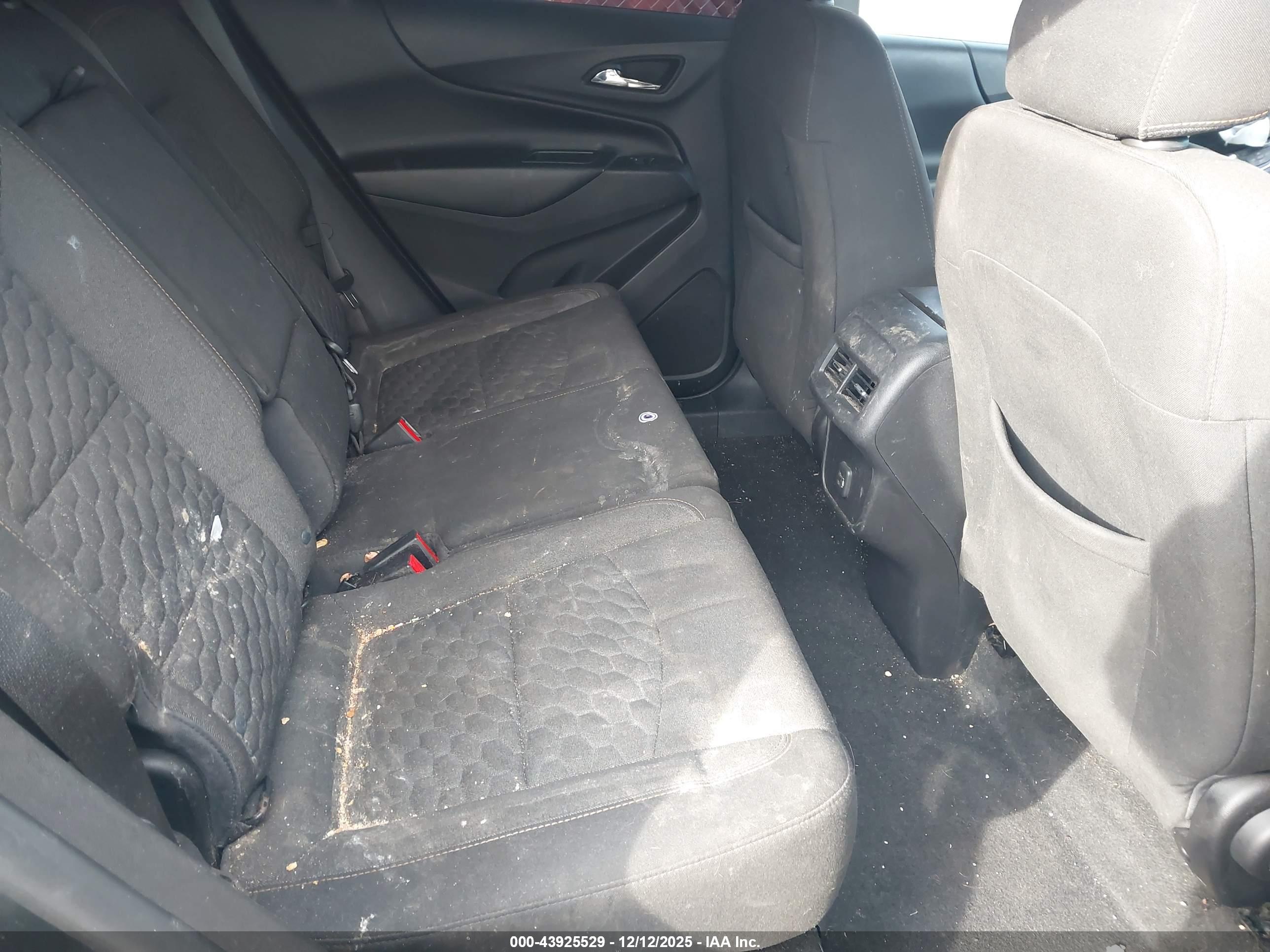 CHEVROLET EQUINOX image 8