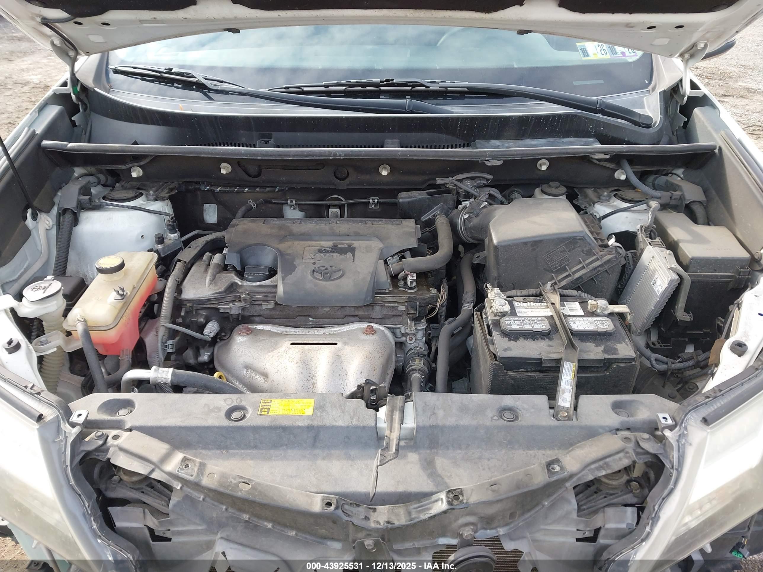 TOYOTA RAV4 image 10