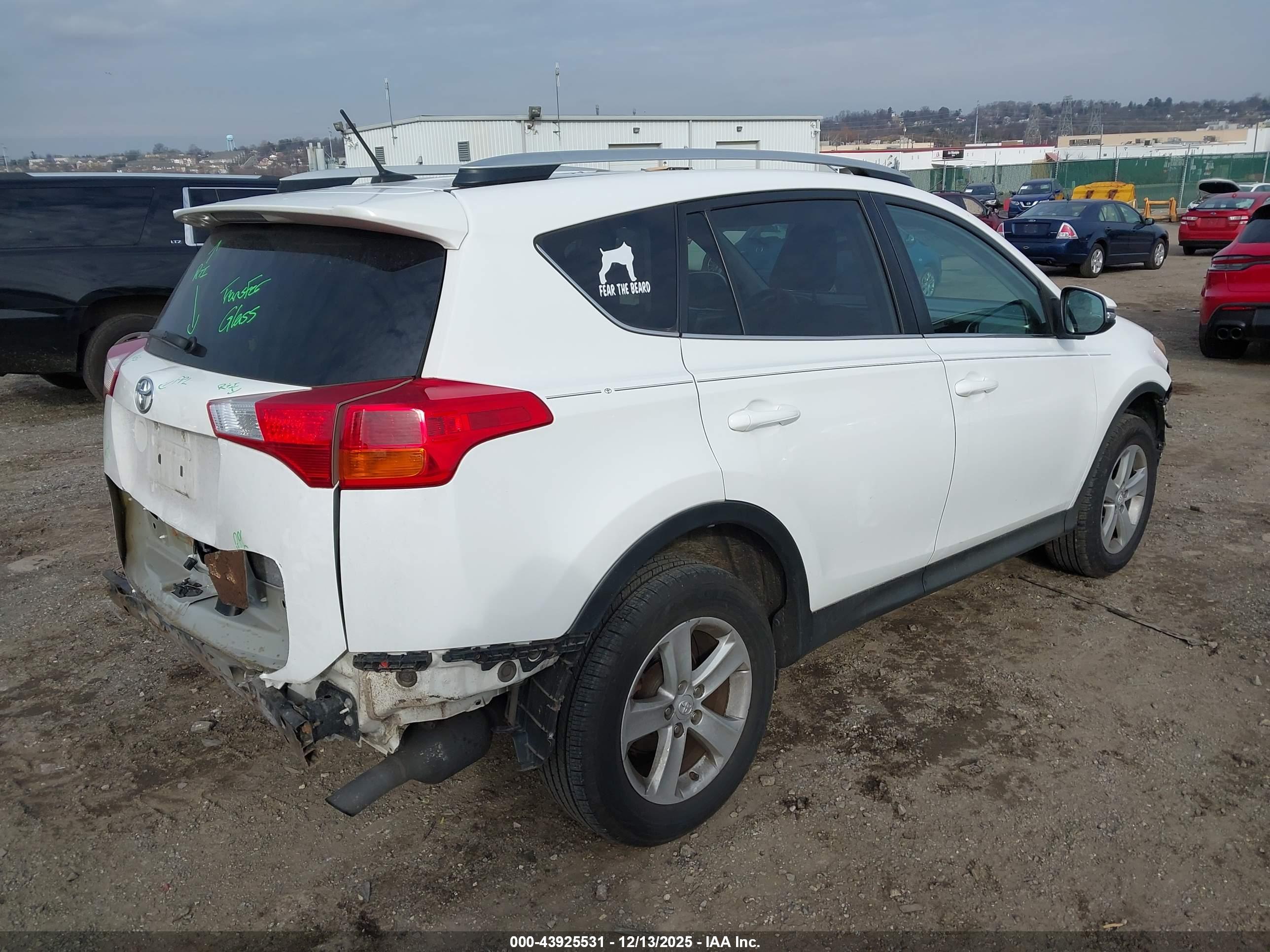 TOYOTA RAV4 image 4