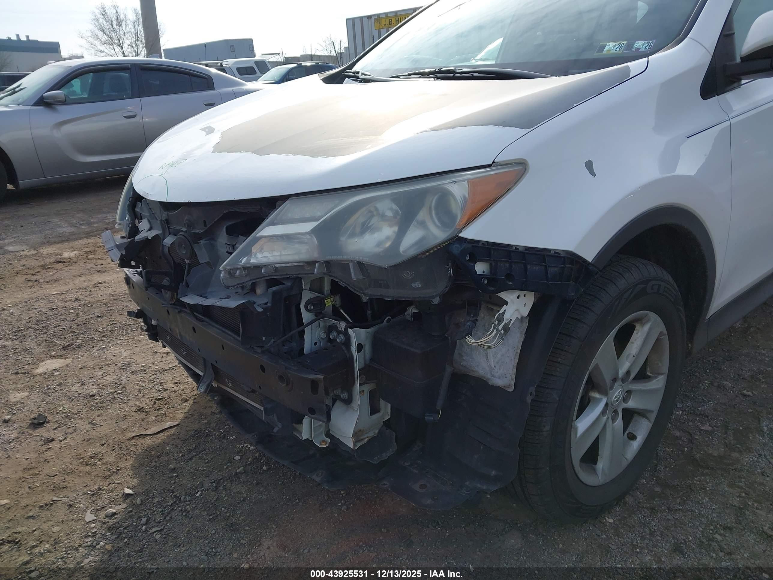 TOYOTA RAV4 image 6