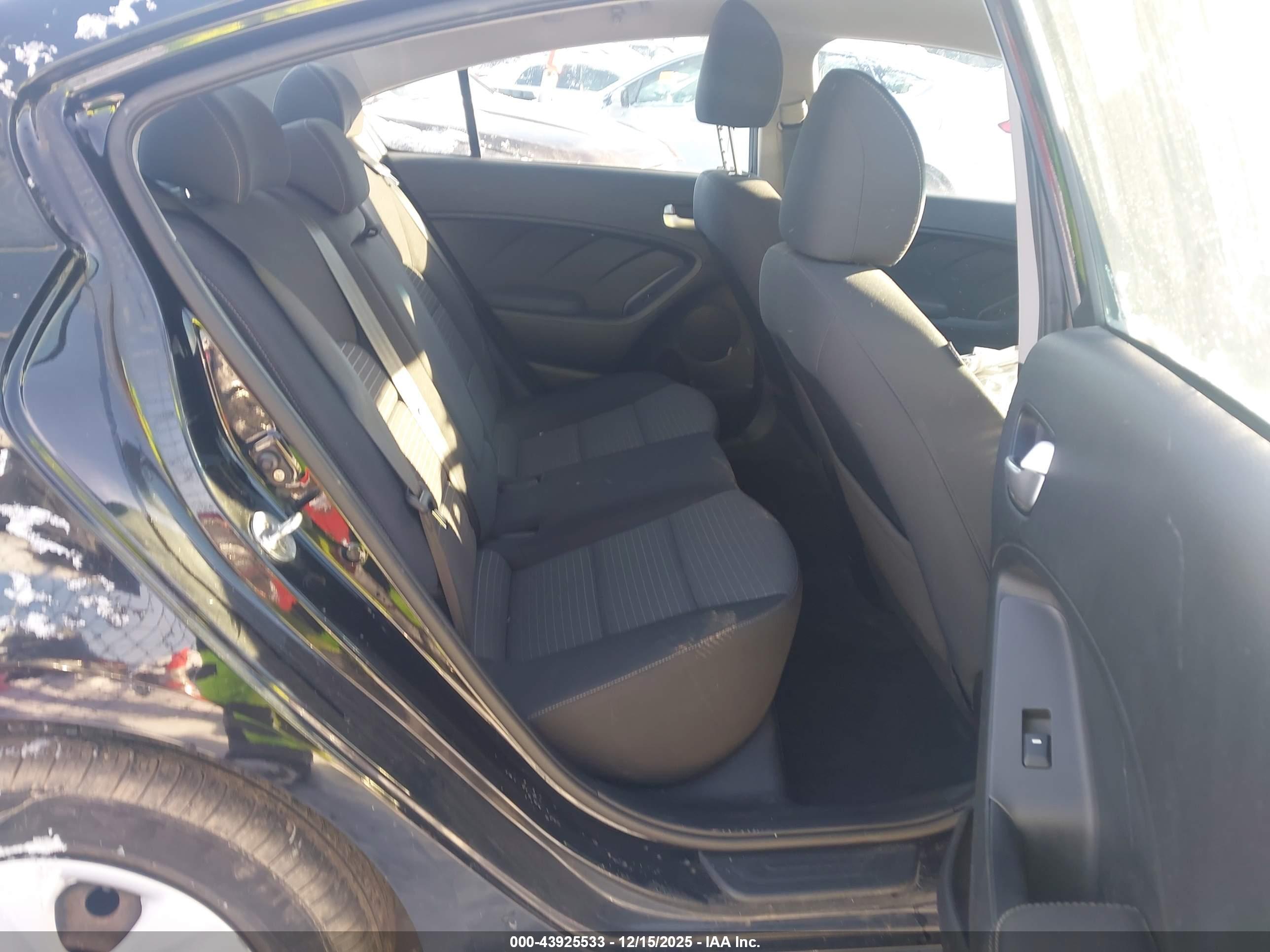 KIA FORTE image 8