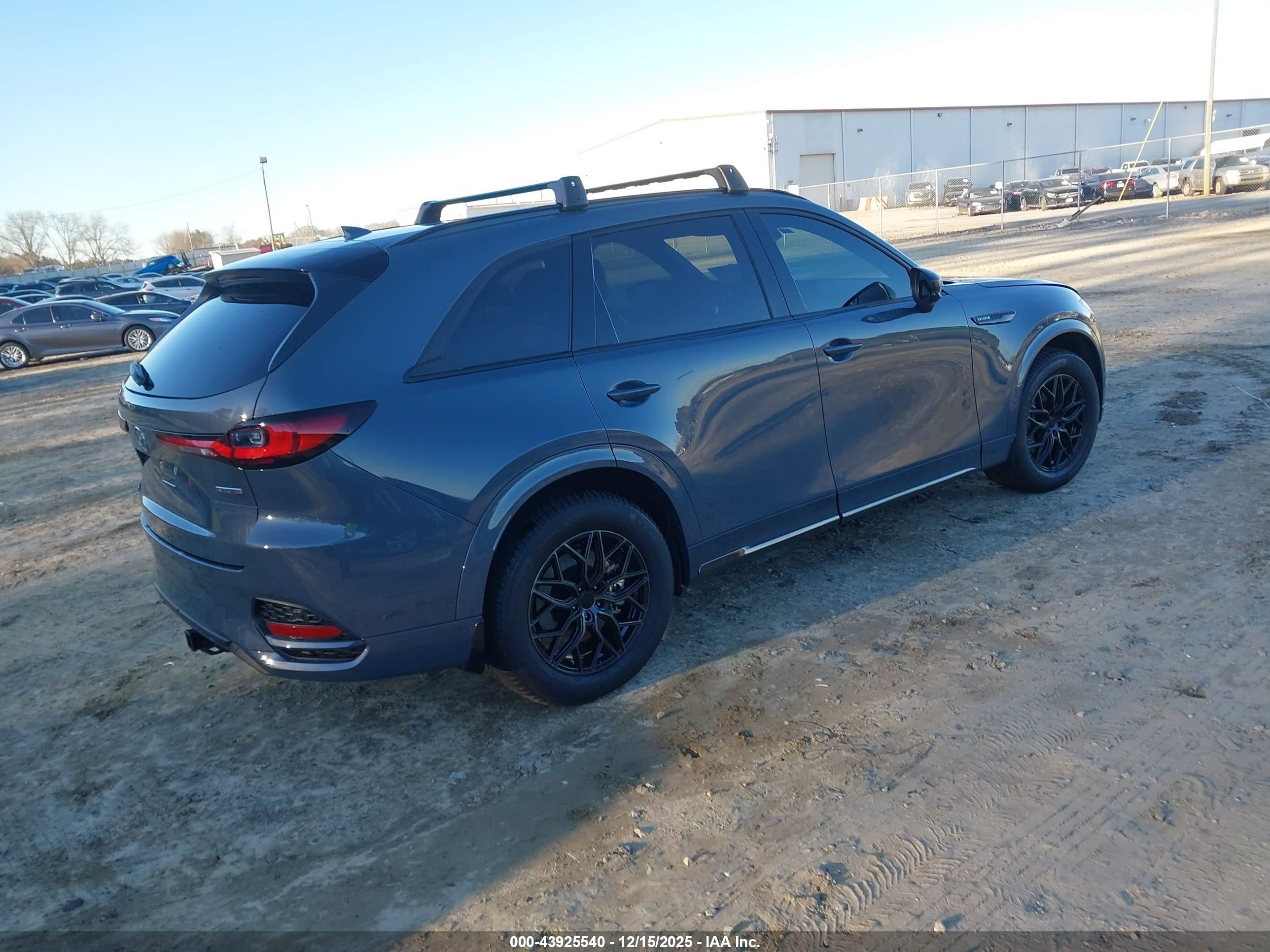 MAZDA CX-70 image 4