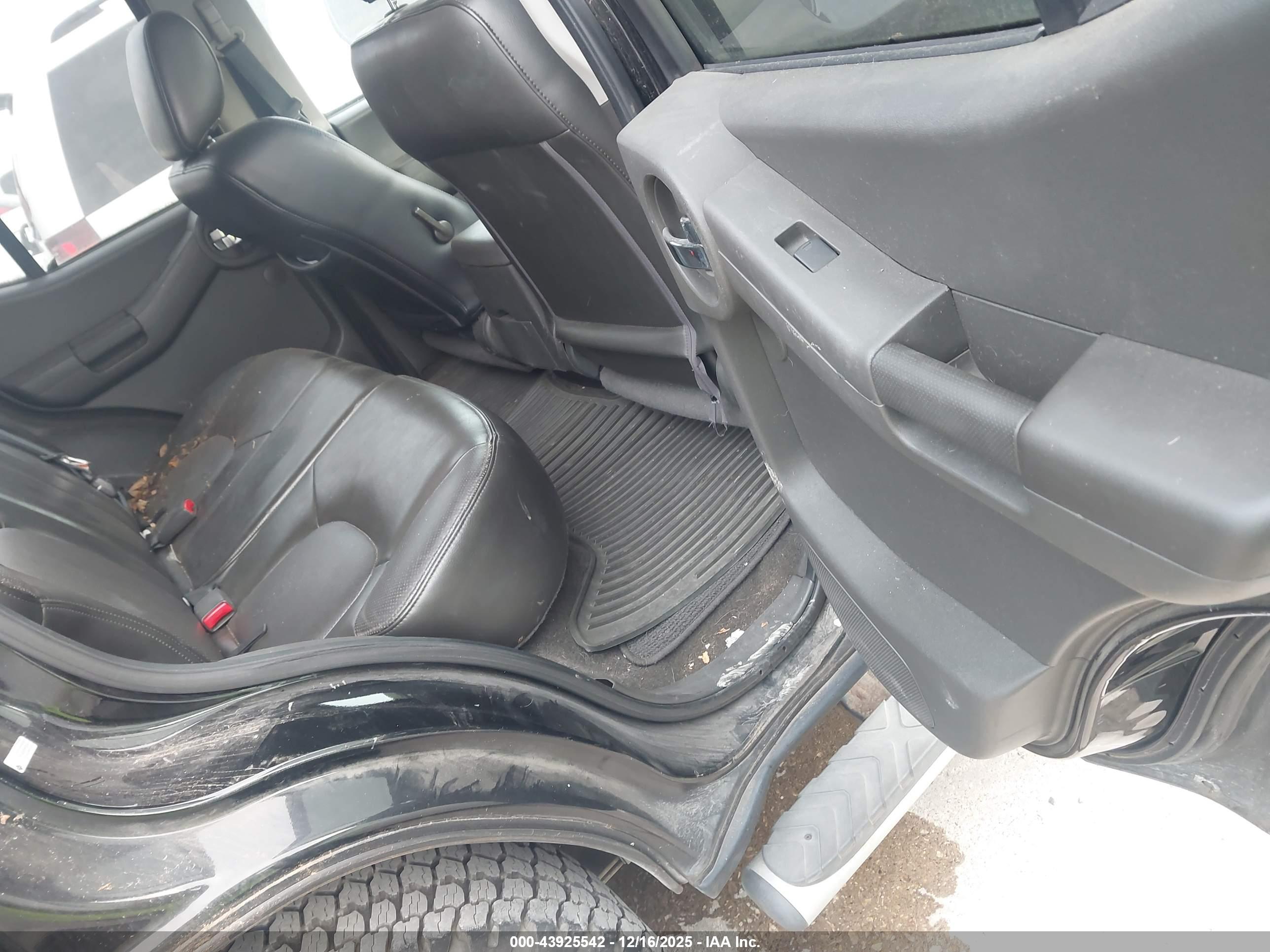 NISSAN XTERRA image 8