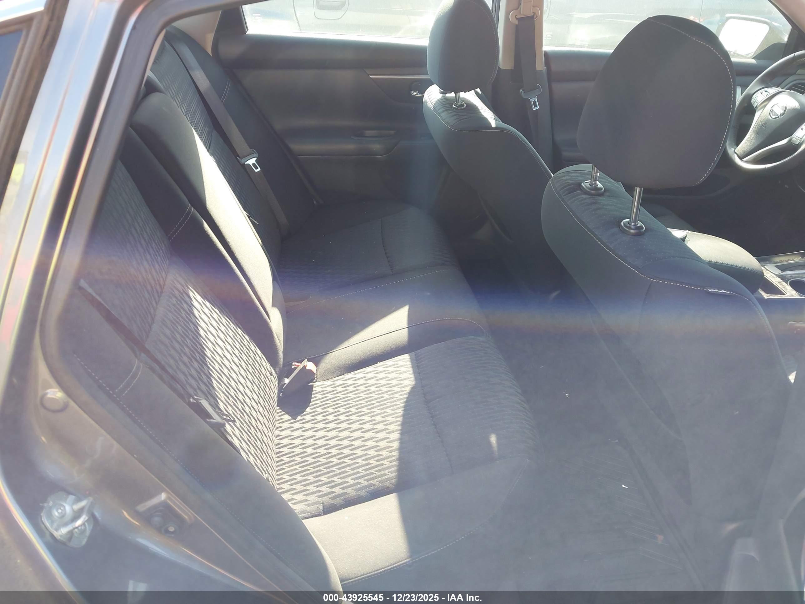 NISSAN ALTIMA image 8