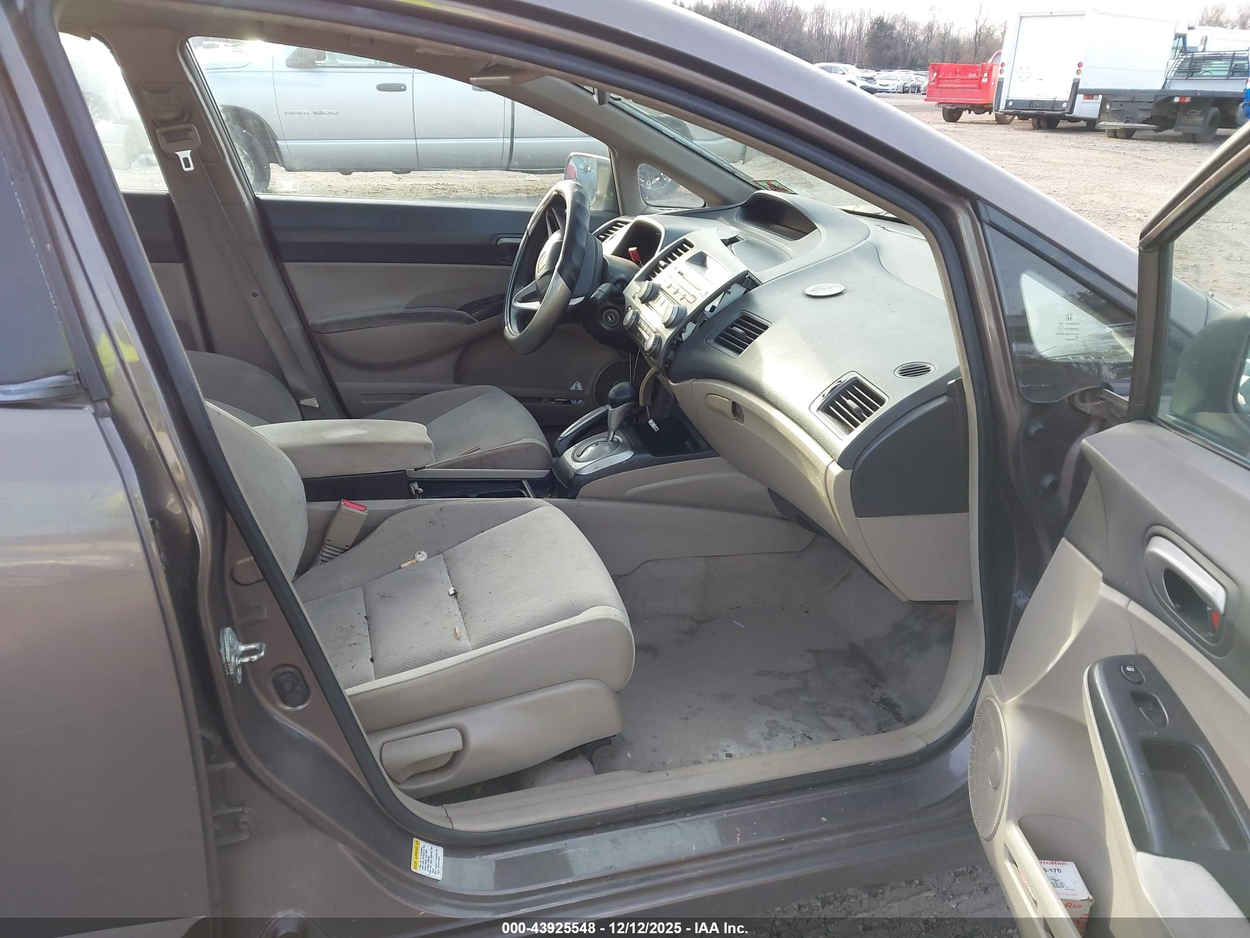 HONDA CIVIC image 5