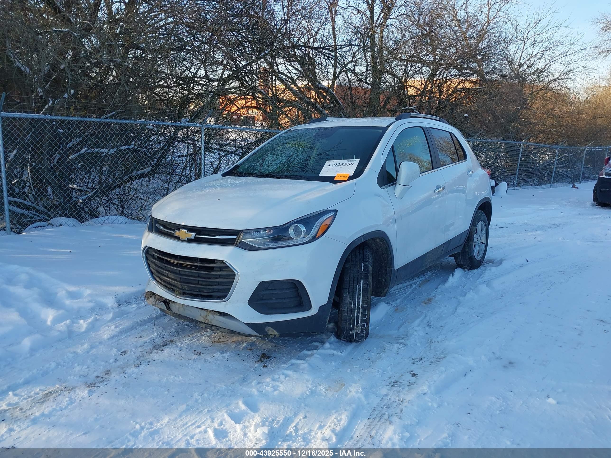 CHEVROLET TRAX image 2