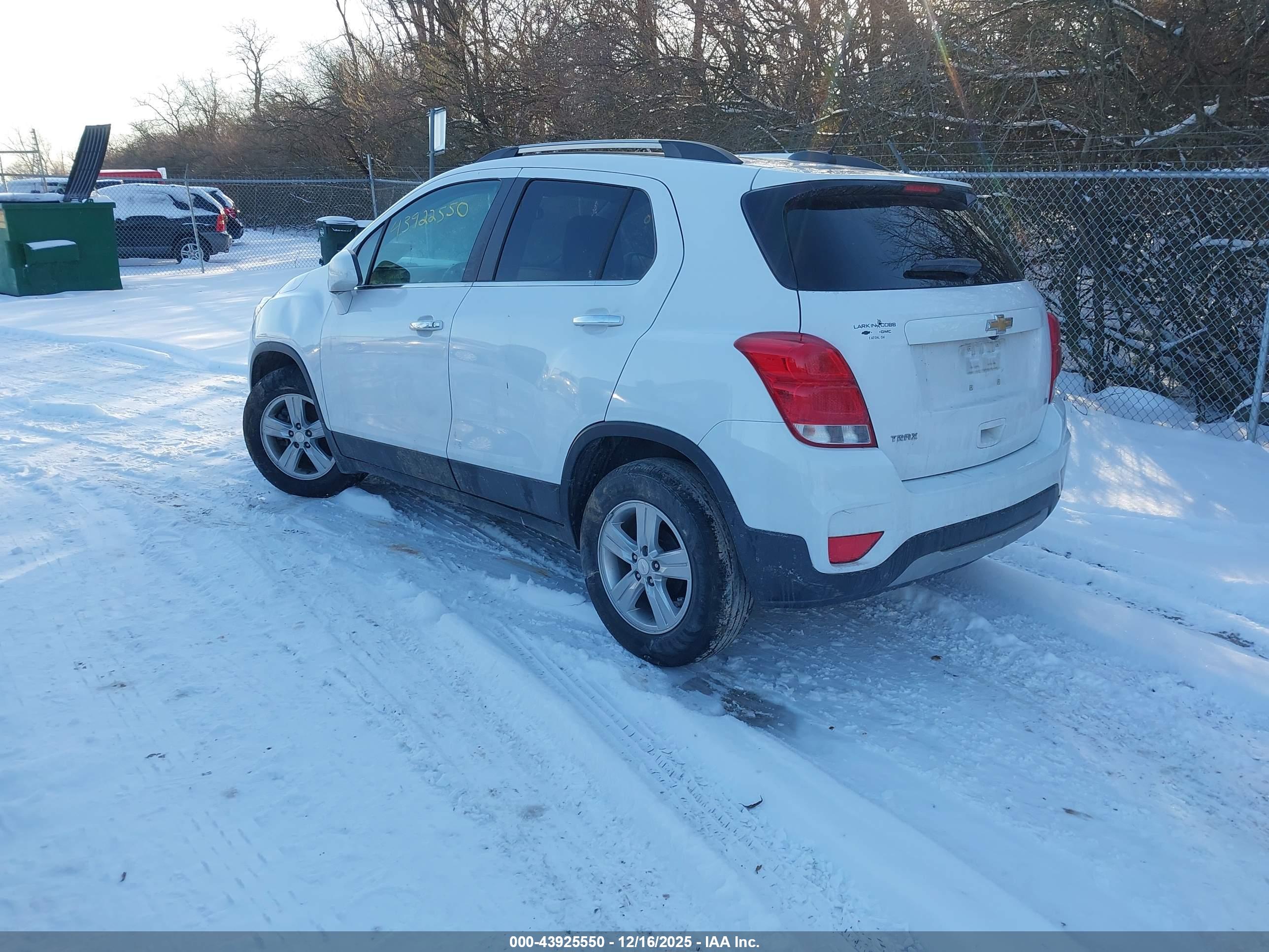 CHEVROLET TRAX image 3