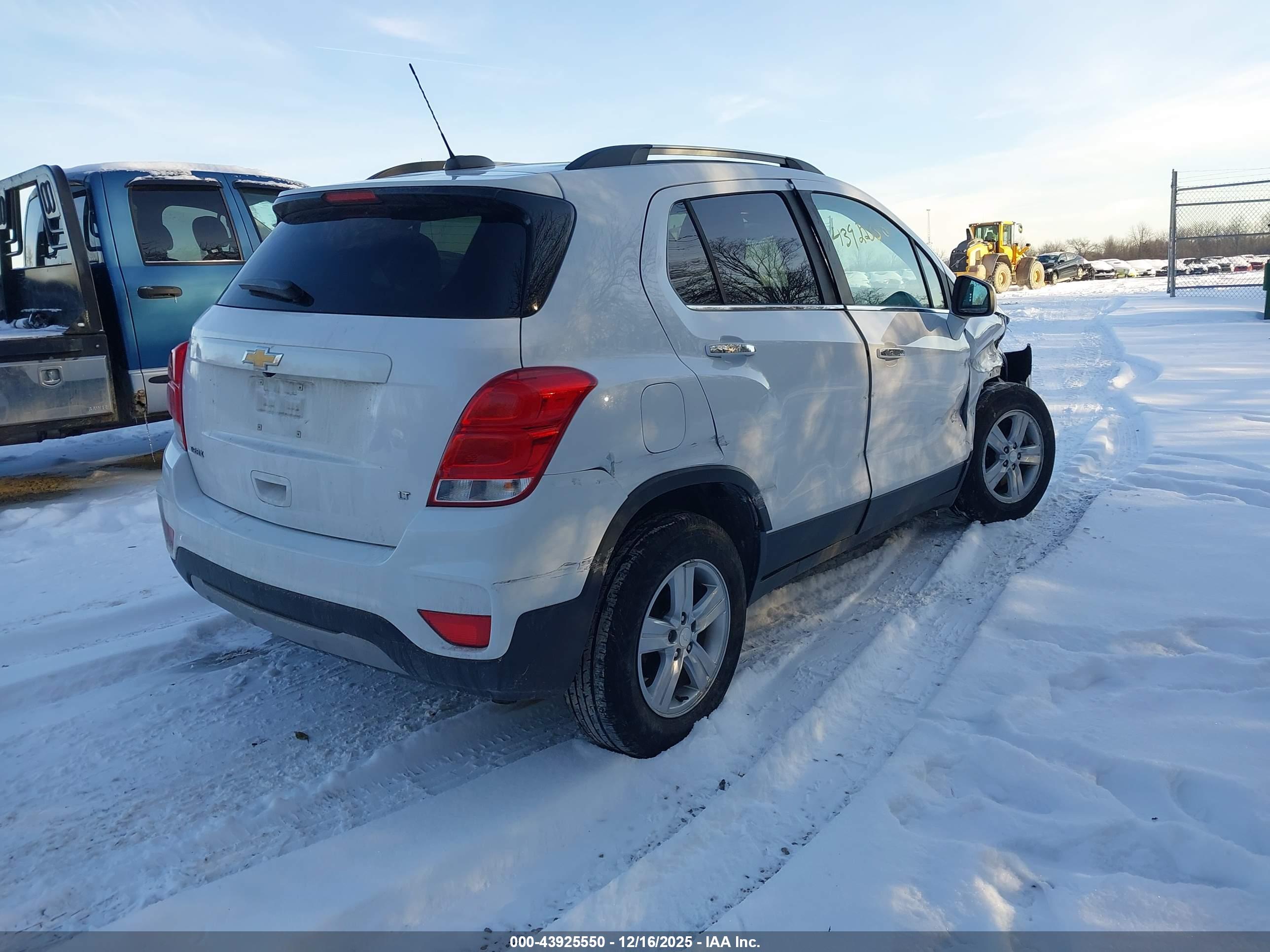 CHEVROLET TRAX image 4