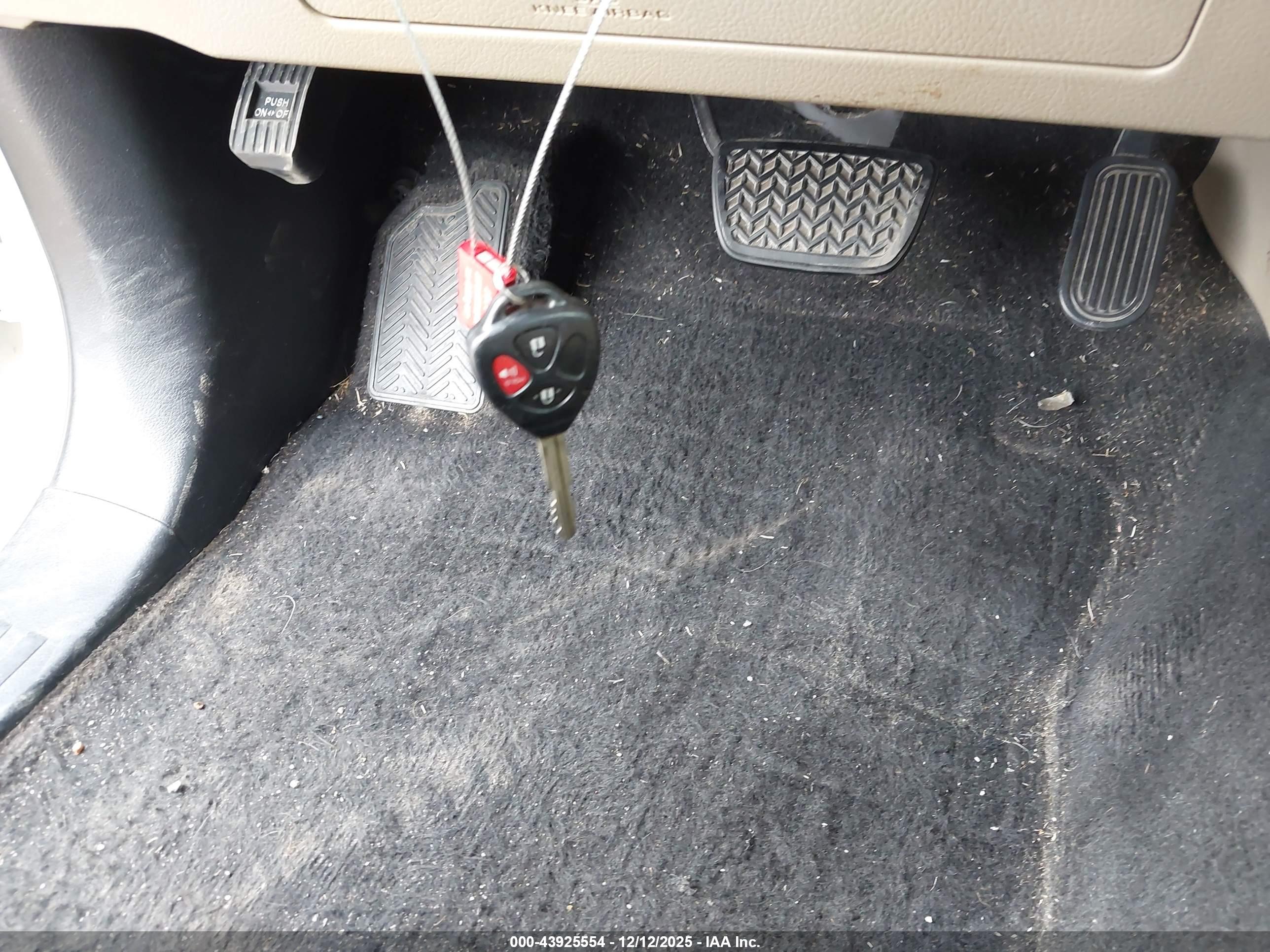 TOYOTA 4RUNNER image 11