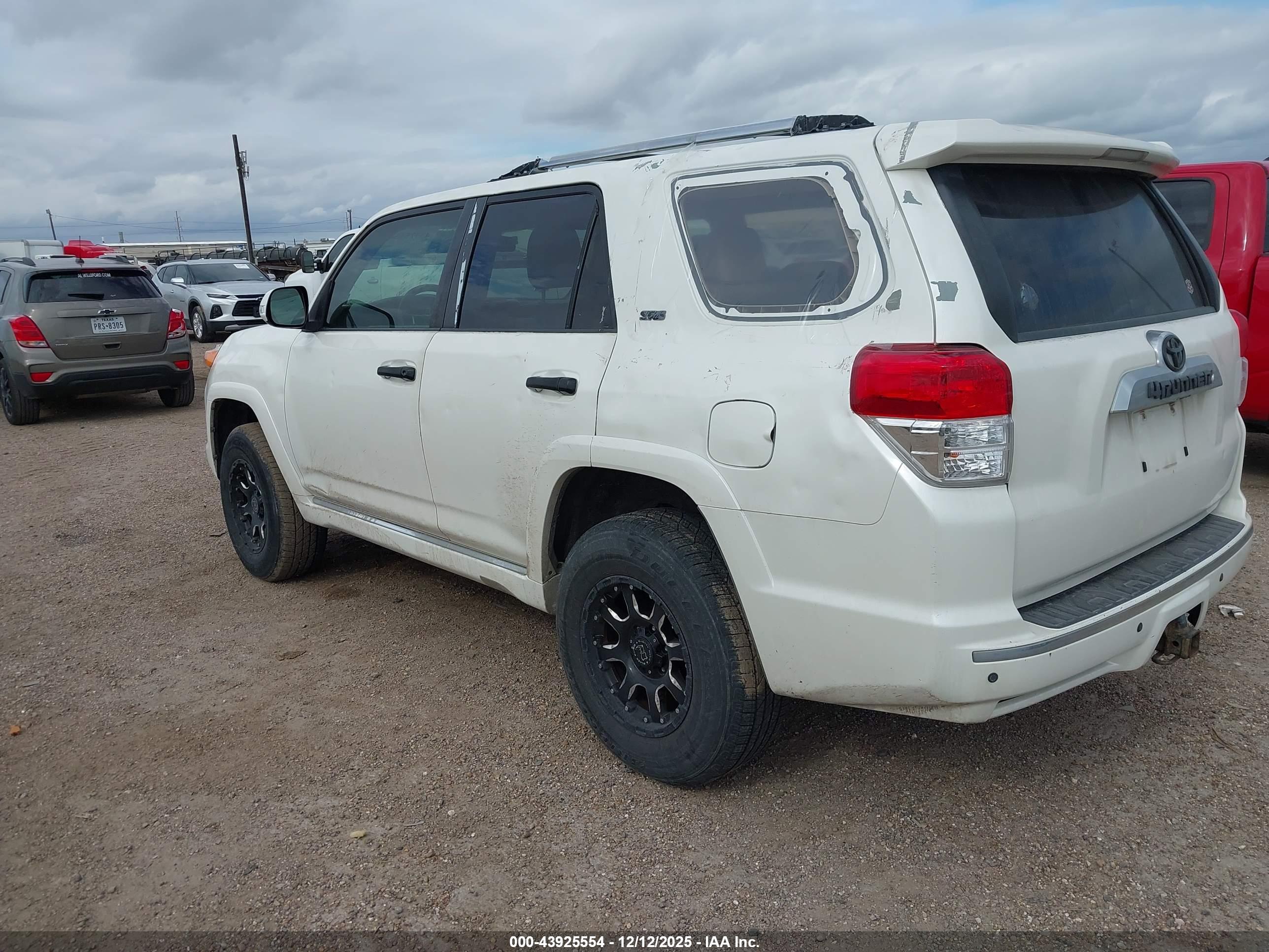 TOYOTA 4RUNNER image 3