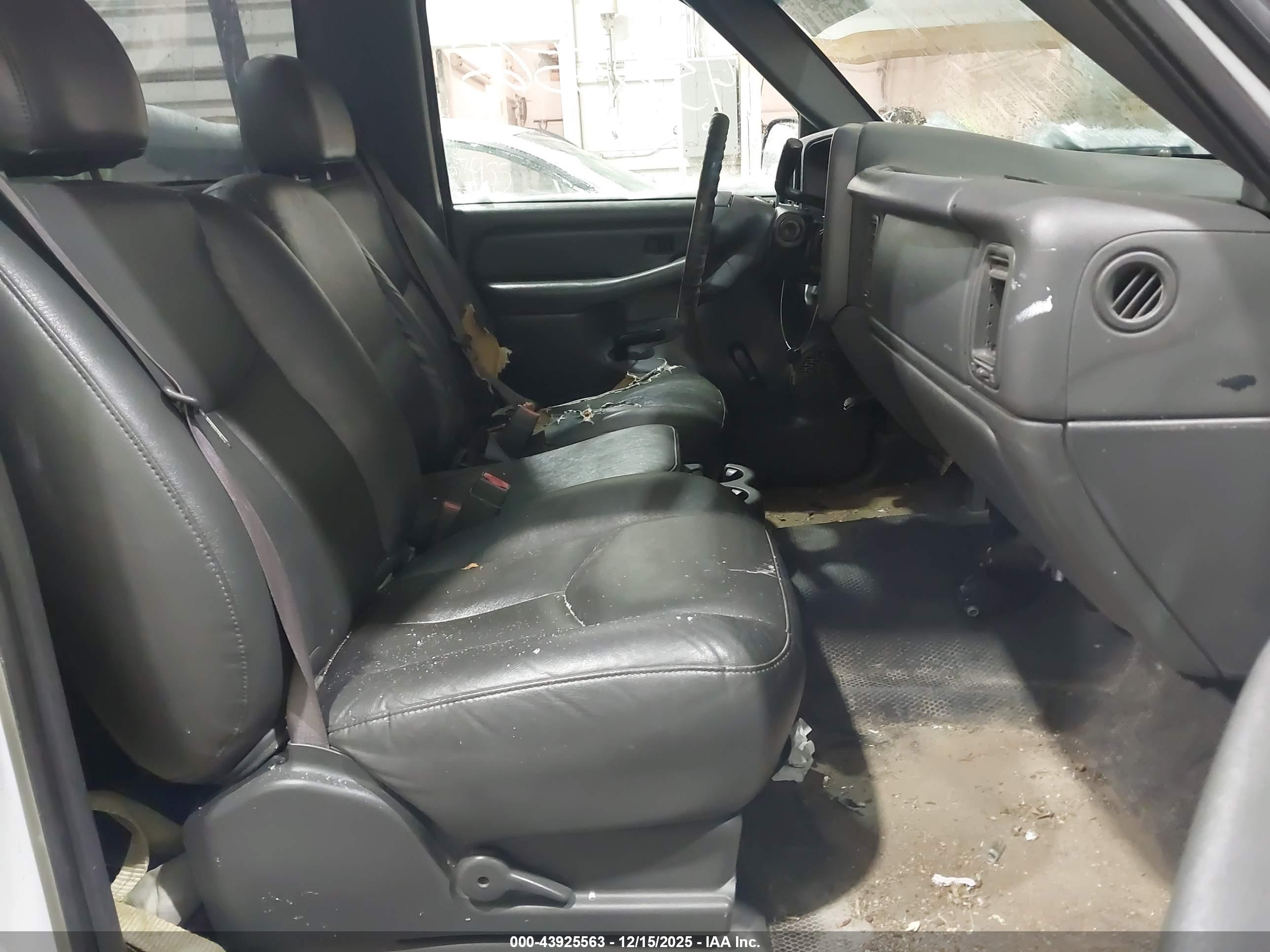 GMC SIERRA image 5