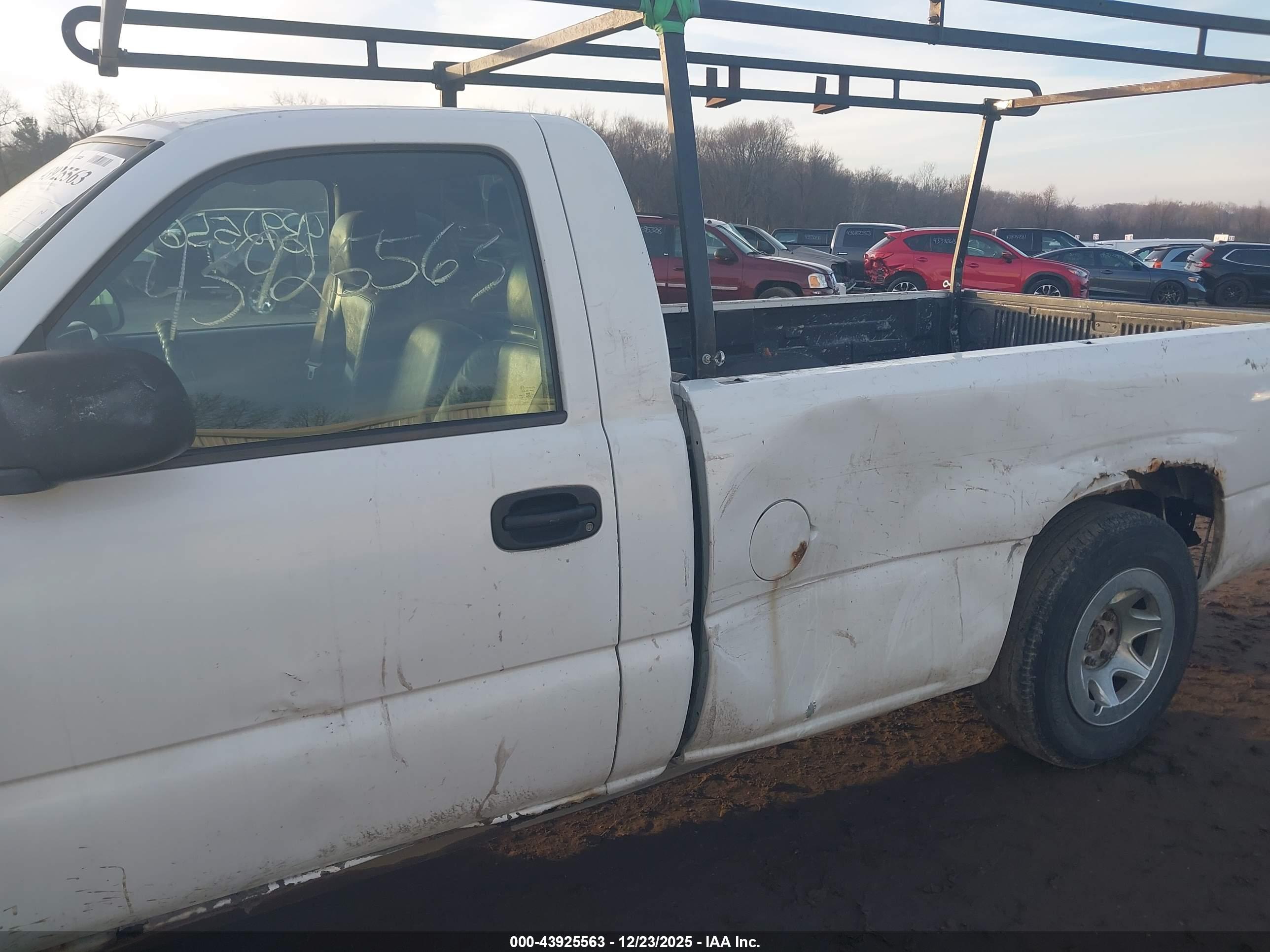 GMC SIERRA image 6