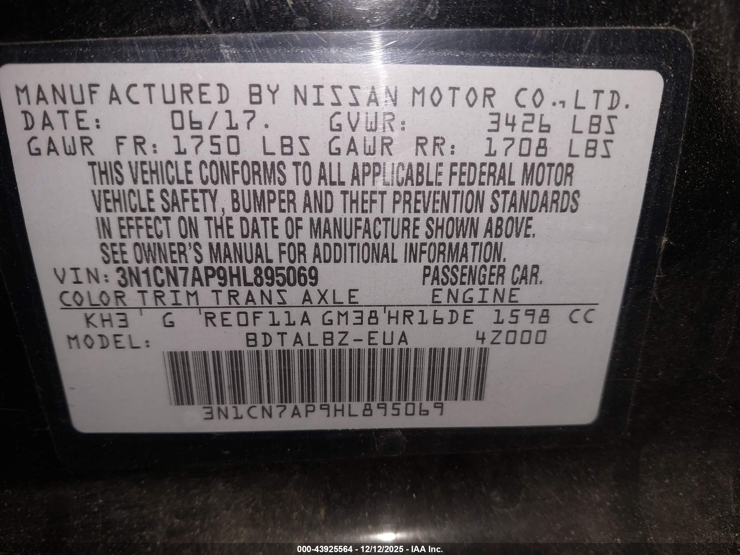 NISSAN VERSA image 9