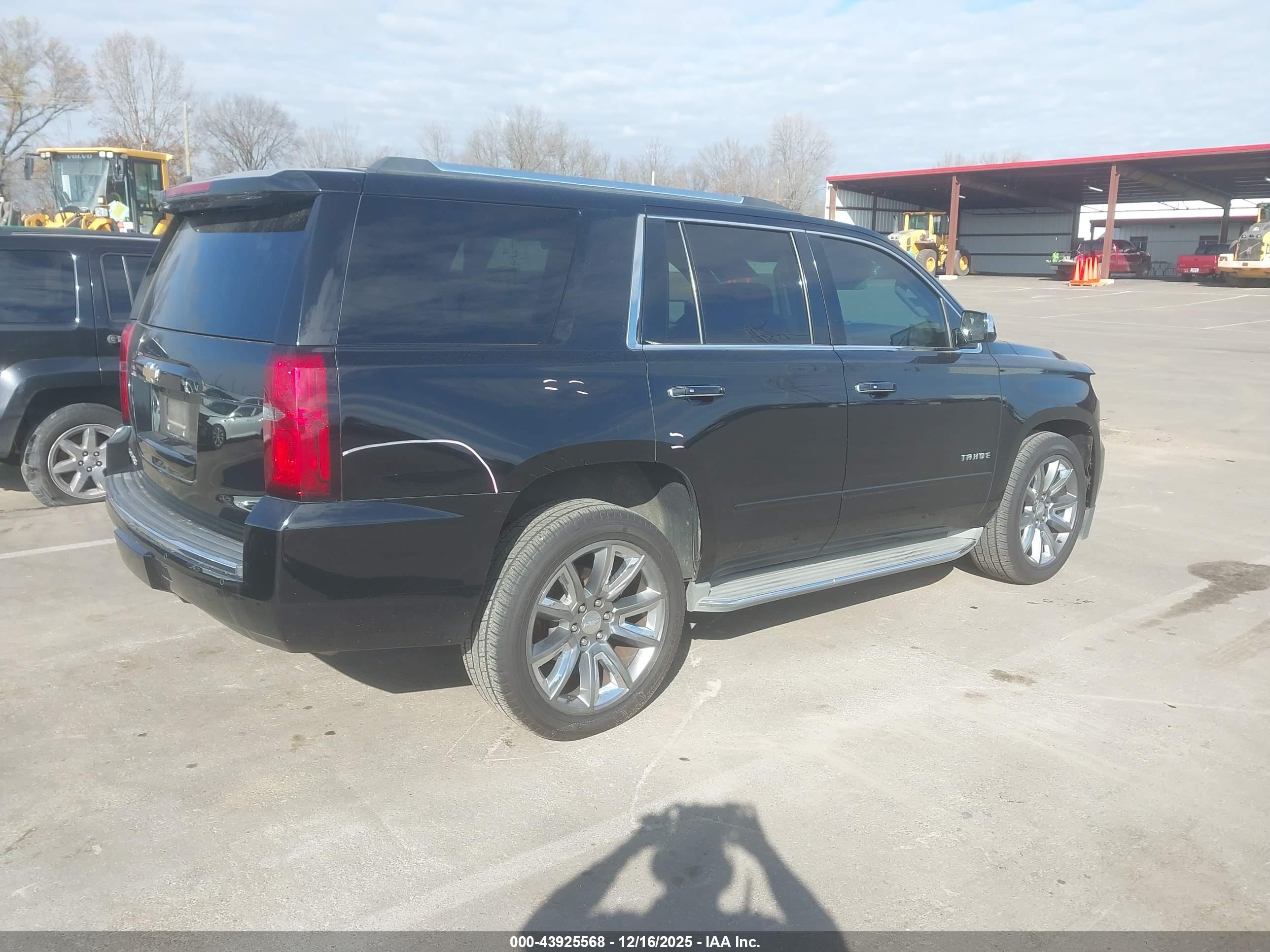 CHEVROLET TAHOE image 4