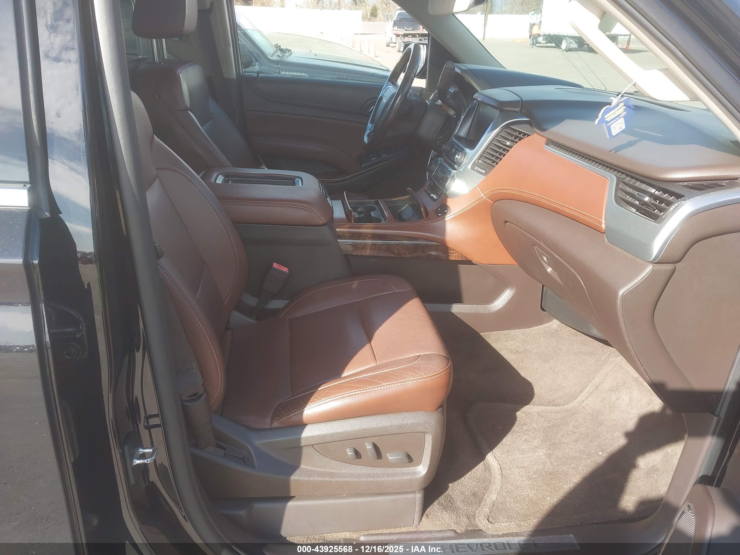 CHEVROLET TAHOE image 5