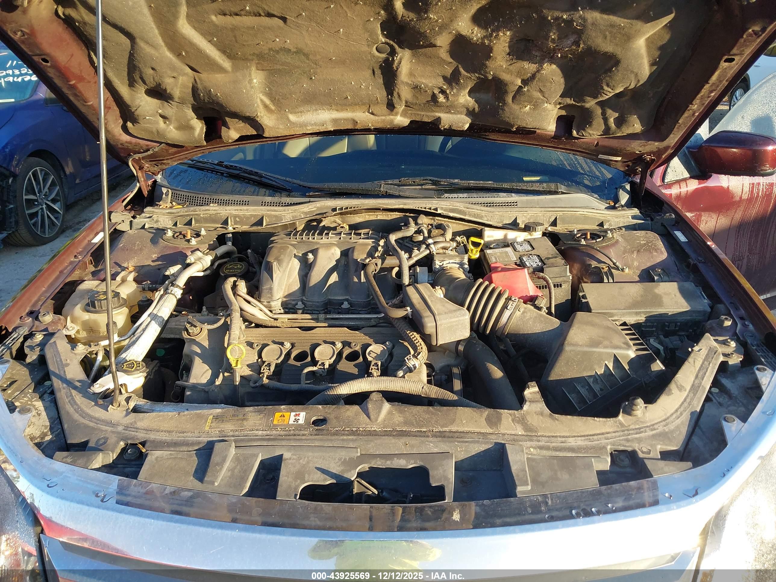FORD FUSION image 10