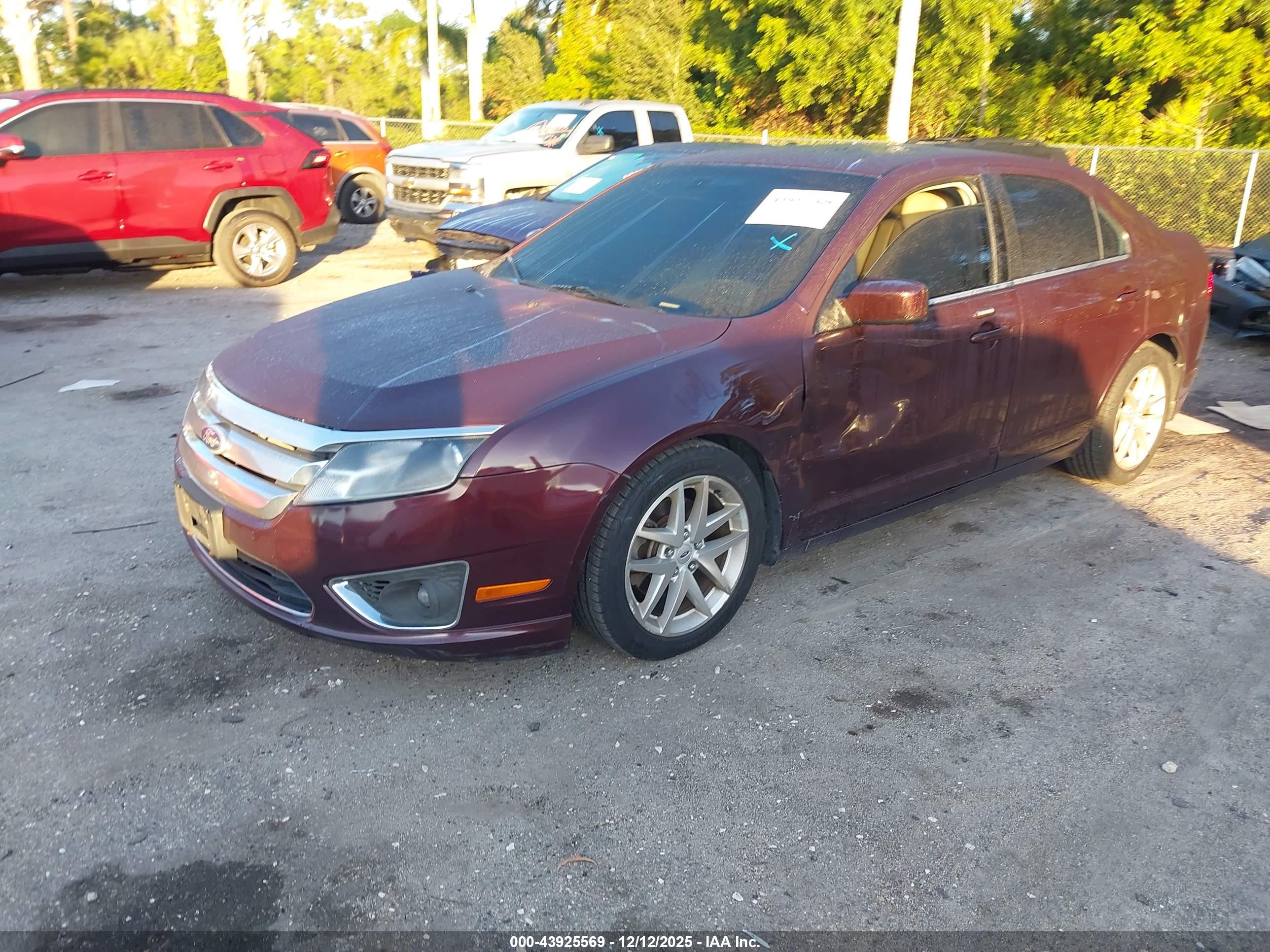 FORD FUSION image 2