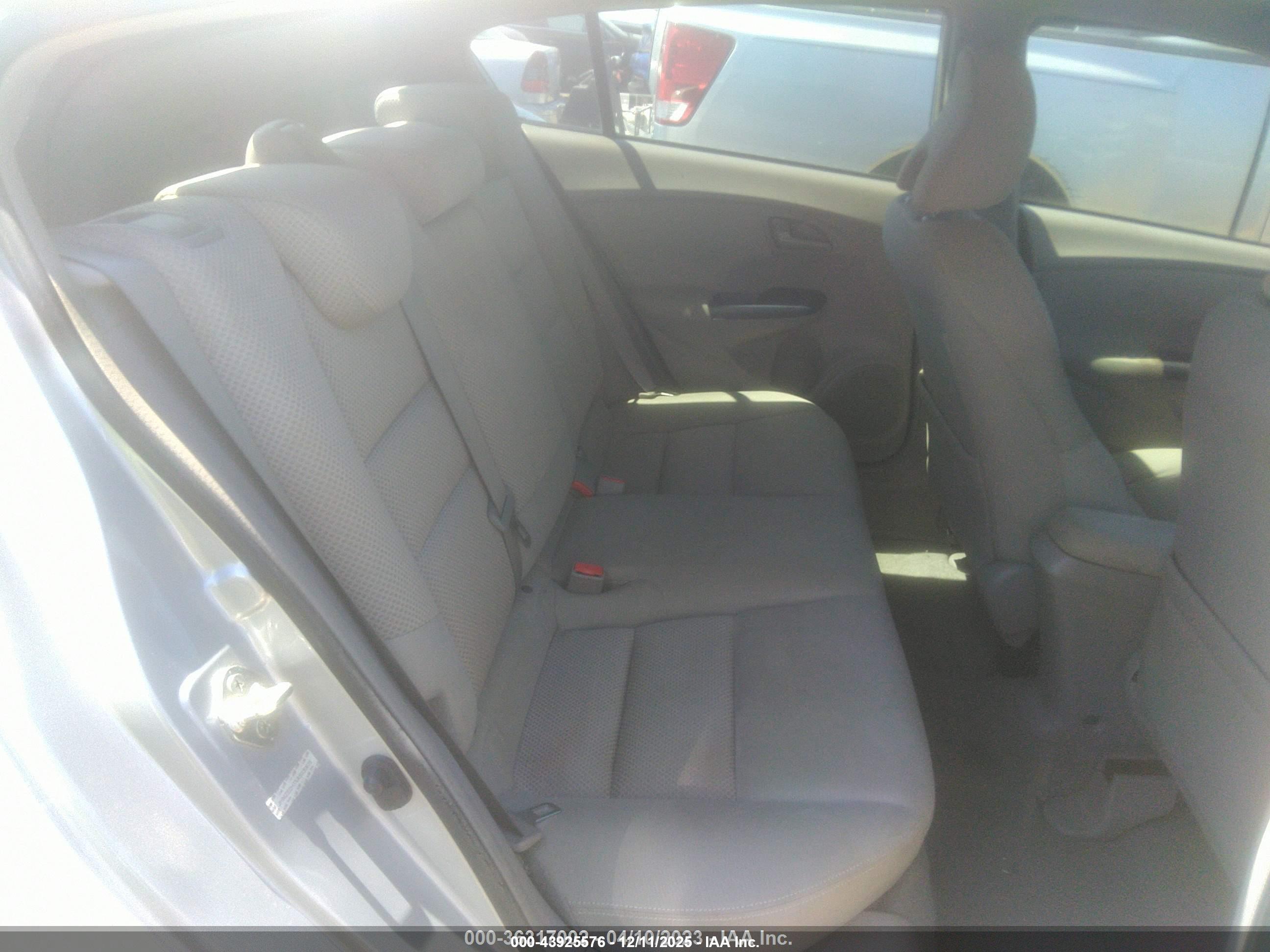 HONDA INSIGHT image 8