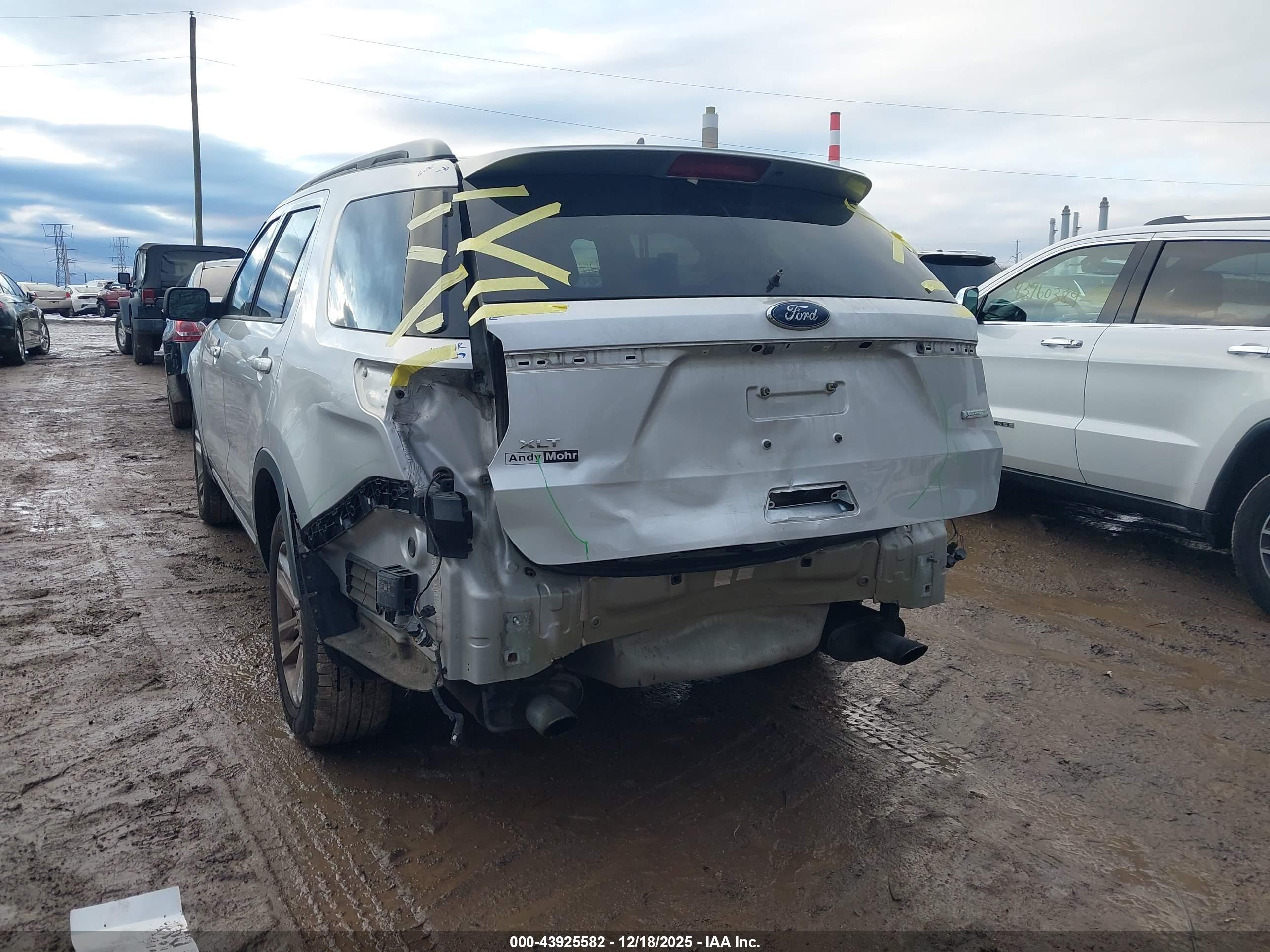 FORD EXPLORER image 3