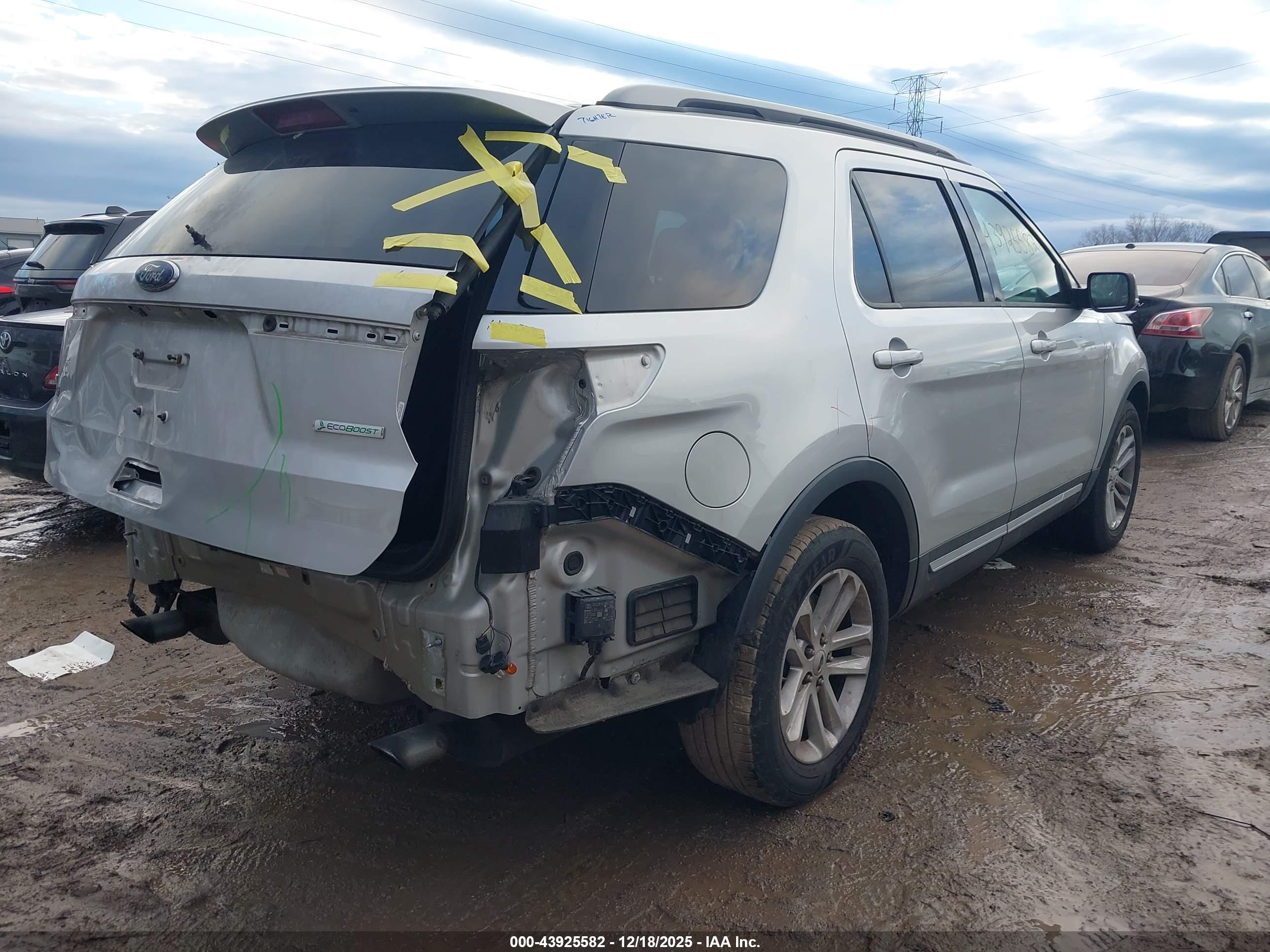 FORD EXPLORER image 4