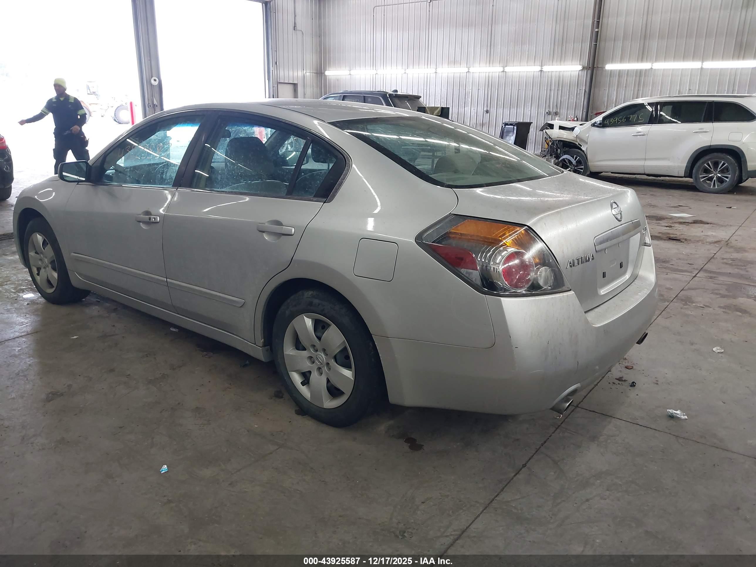 NISSAN ALTIMA image 3