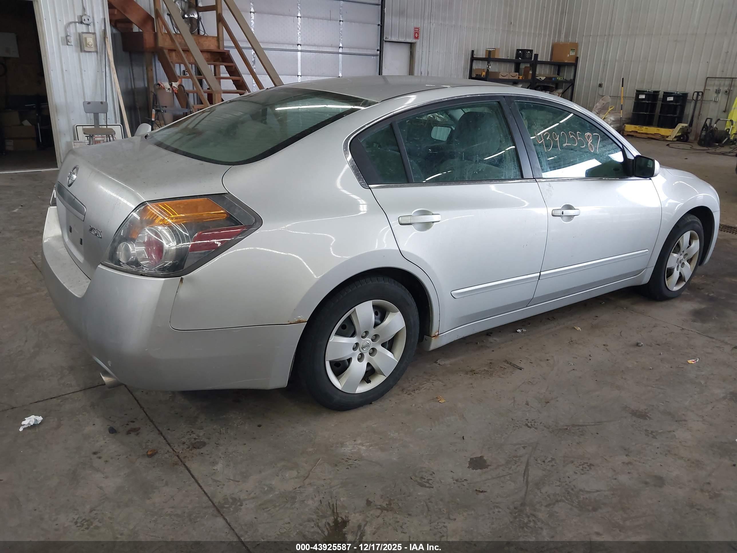 NISSAN ALTIMA image 4