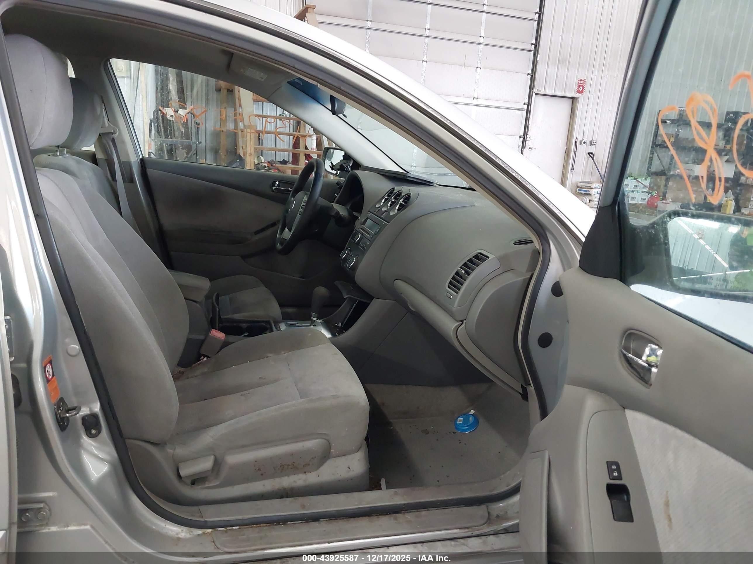NISSAN ALTIMA image 5