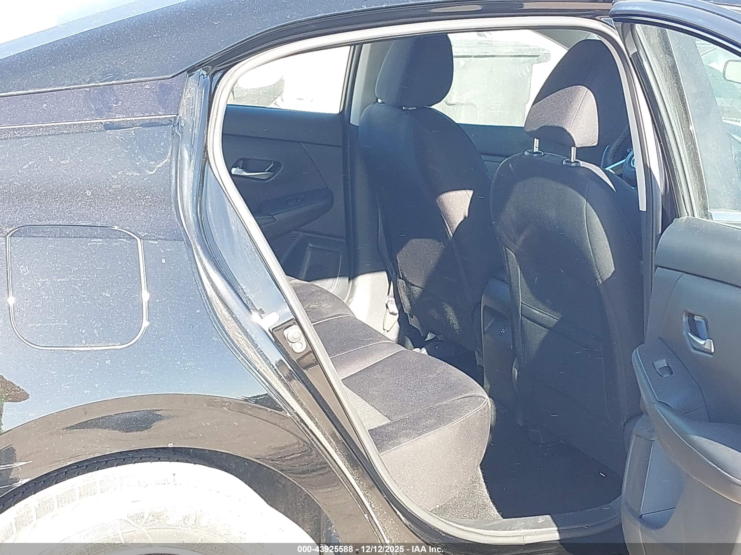 NISSAN SENTRA image 8