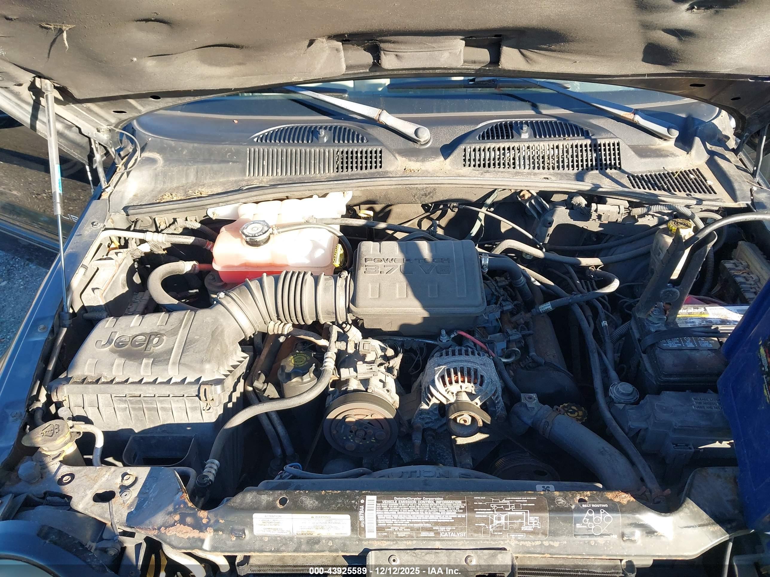 JEEP LIBERTY image 10