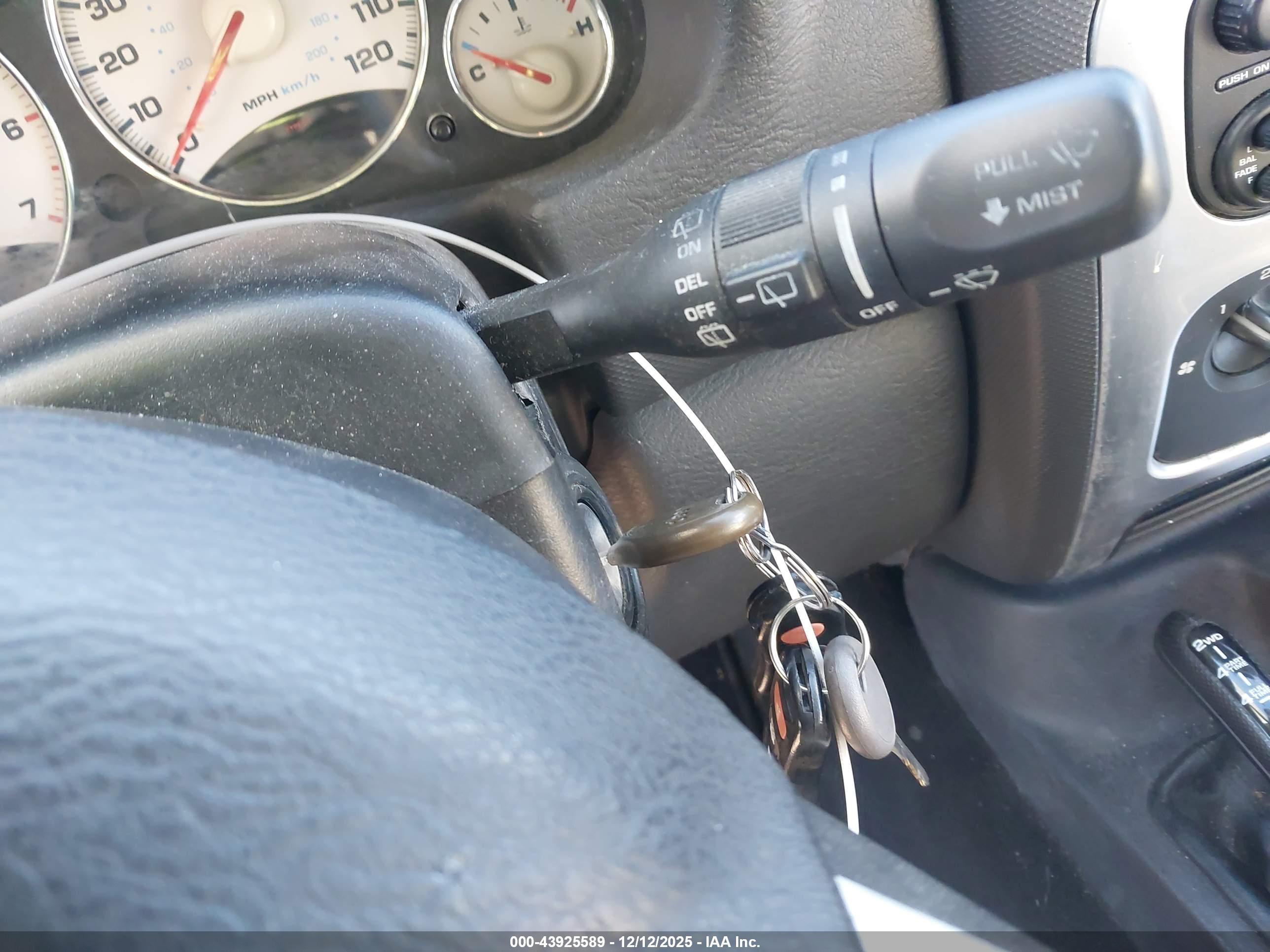 JEEP LIBERTY image 11