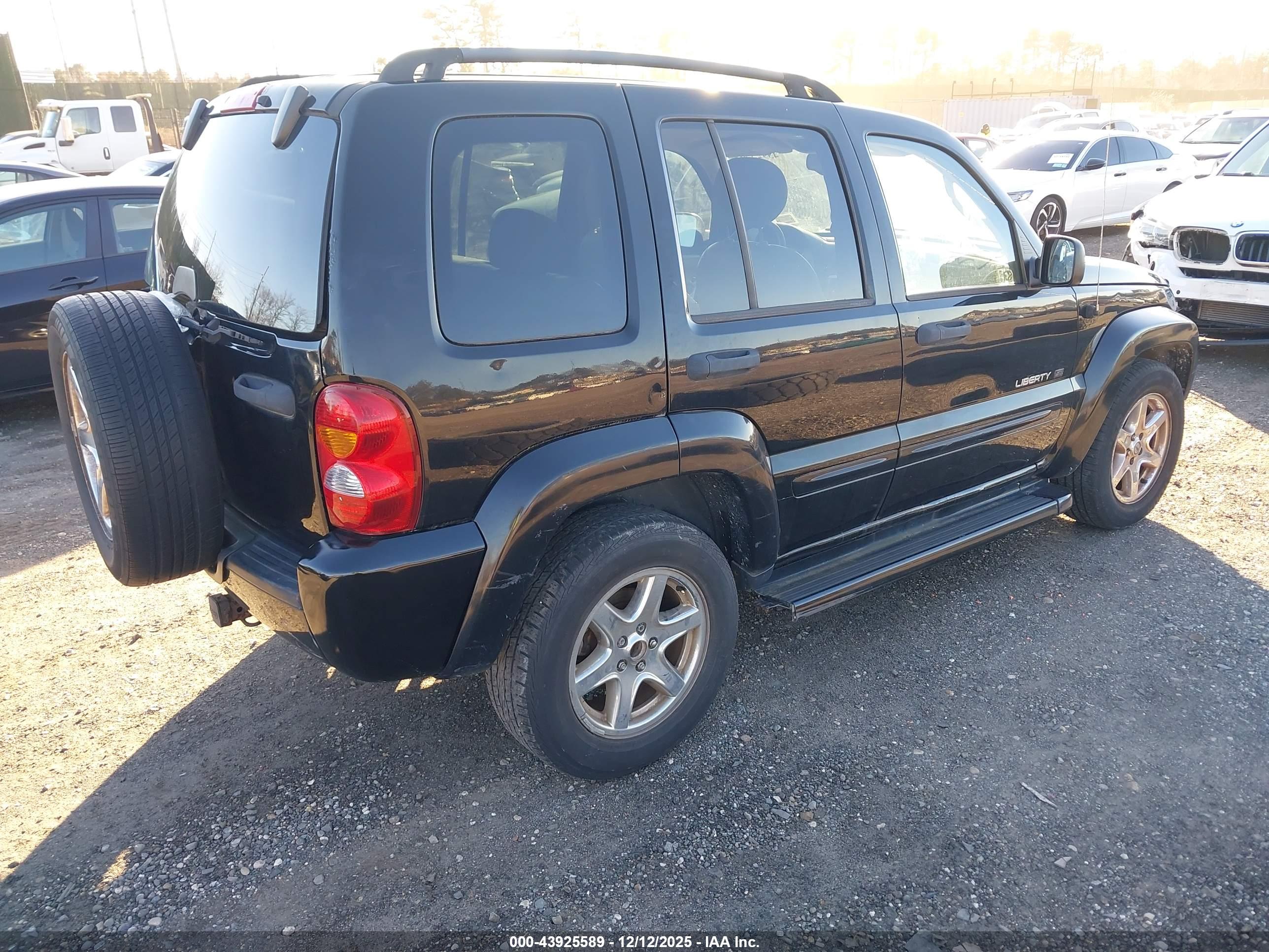 JEEP LIBERTY image 4