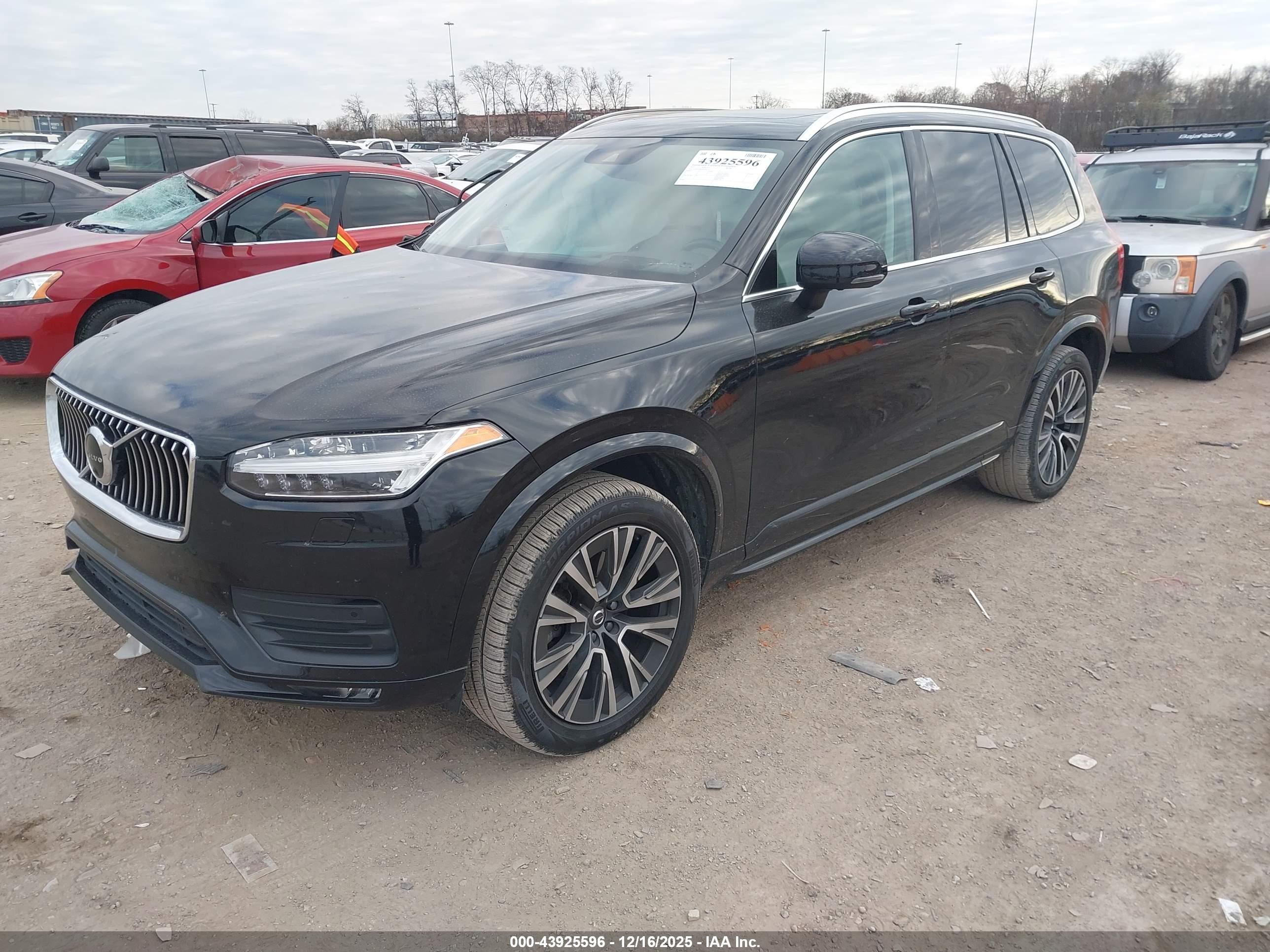 VOLVO XC90 image 2