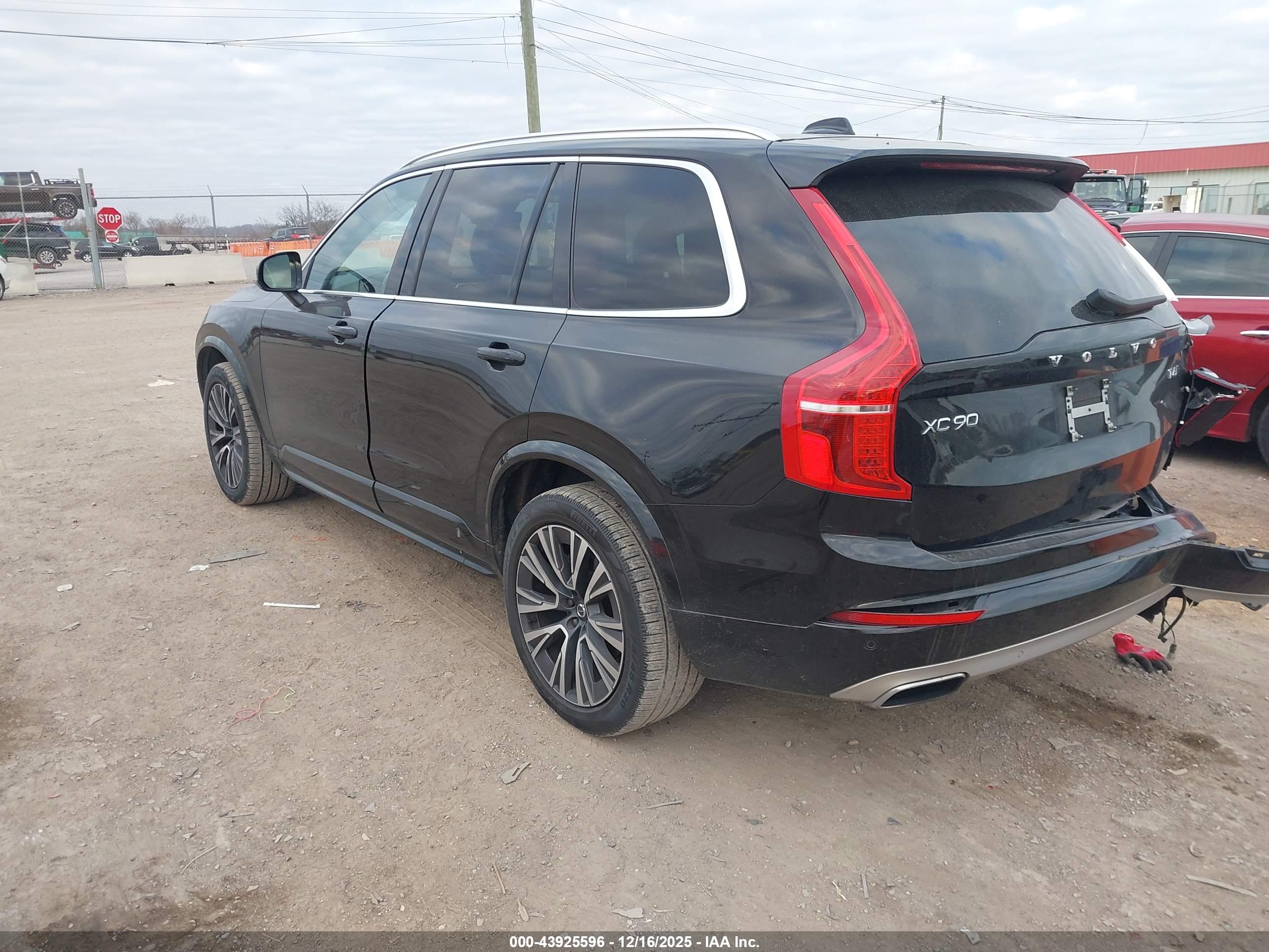 VOLVO XC90 image 3