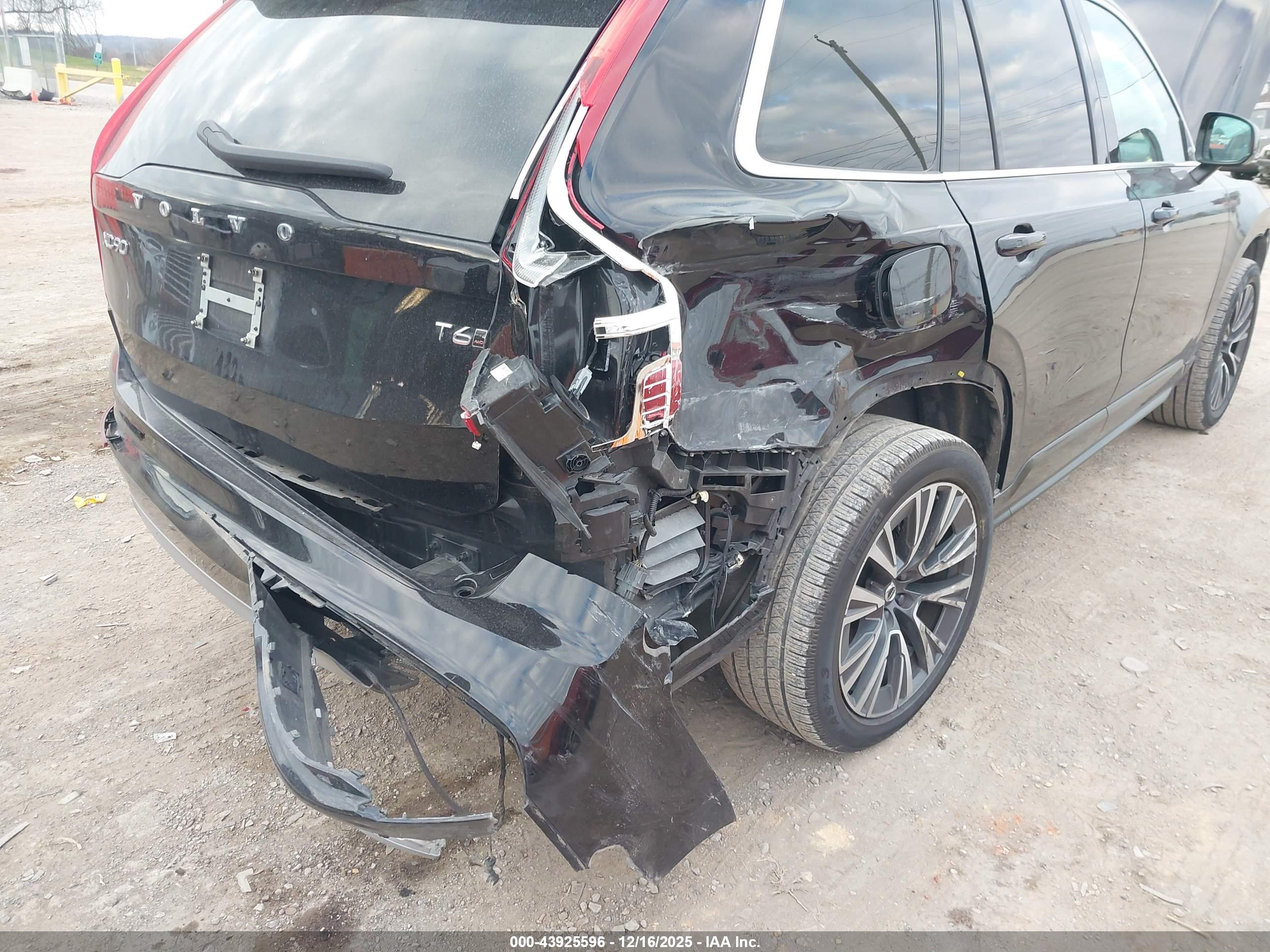 VOLVO XC90 image 6