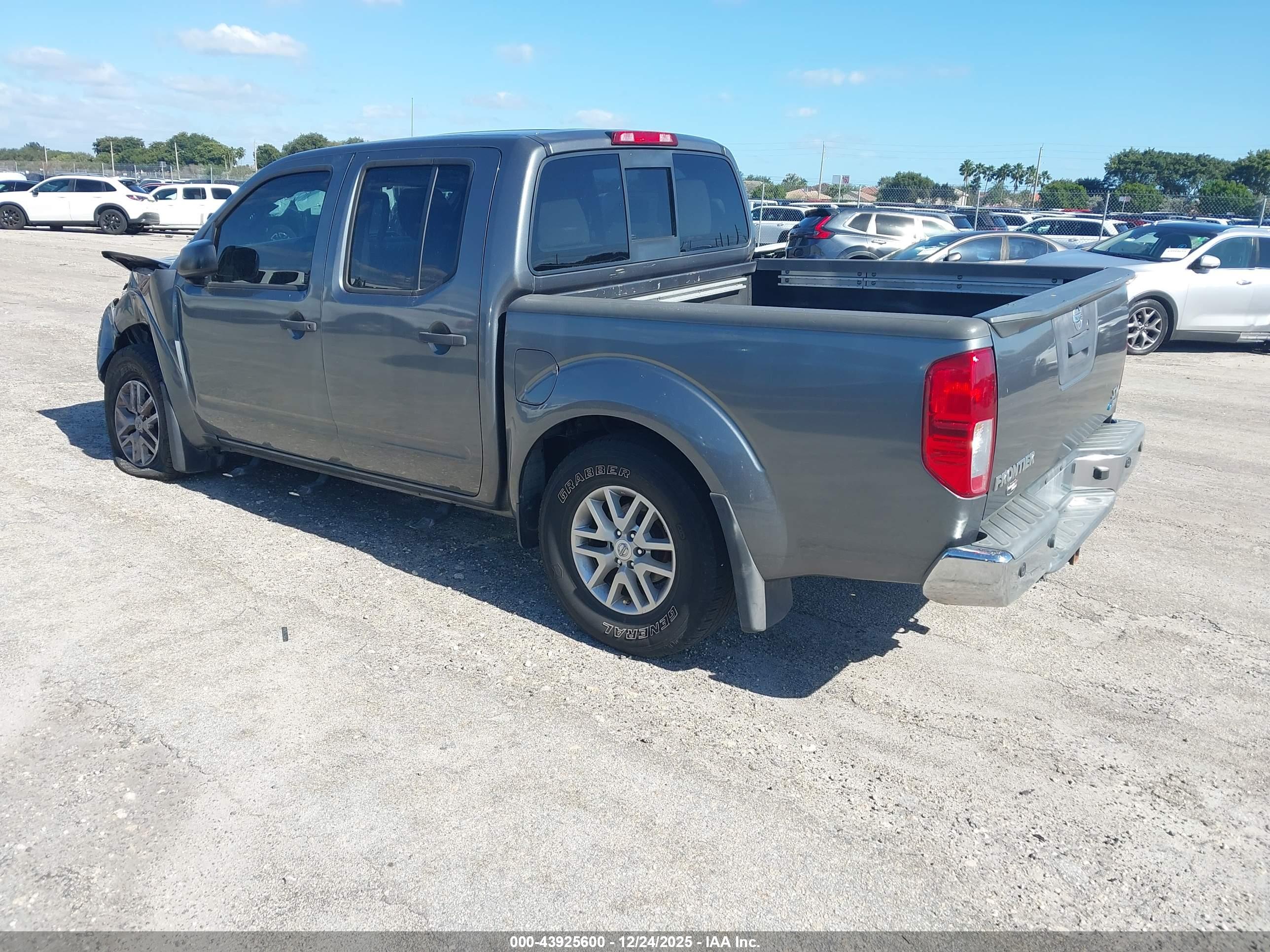 NISSAN FRONTIER image 3